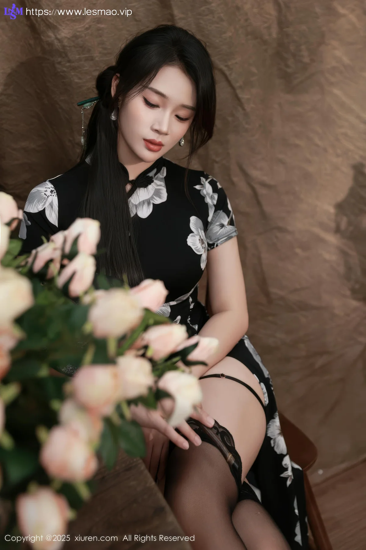 XiuRen 秀人 No.10655 南乔 黑色旗袍紫色情趣内衣 - 16