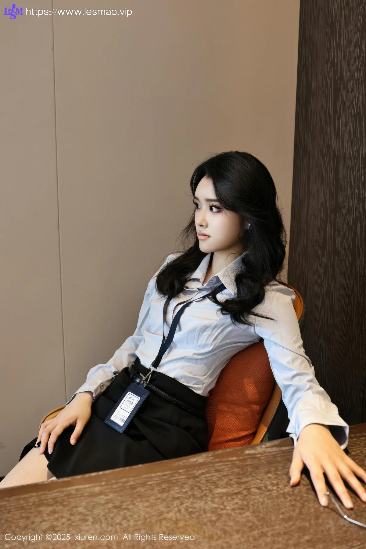 XiuRen 秀人 No.10674 糯梨子 性感OL服饰 - 23