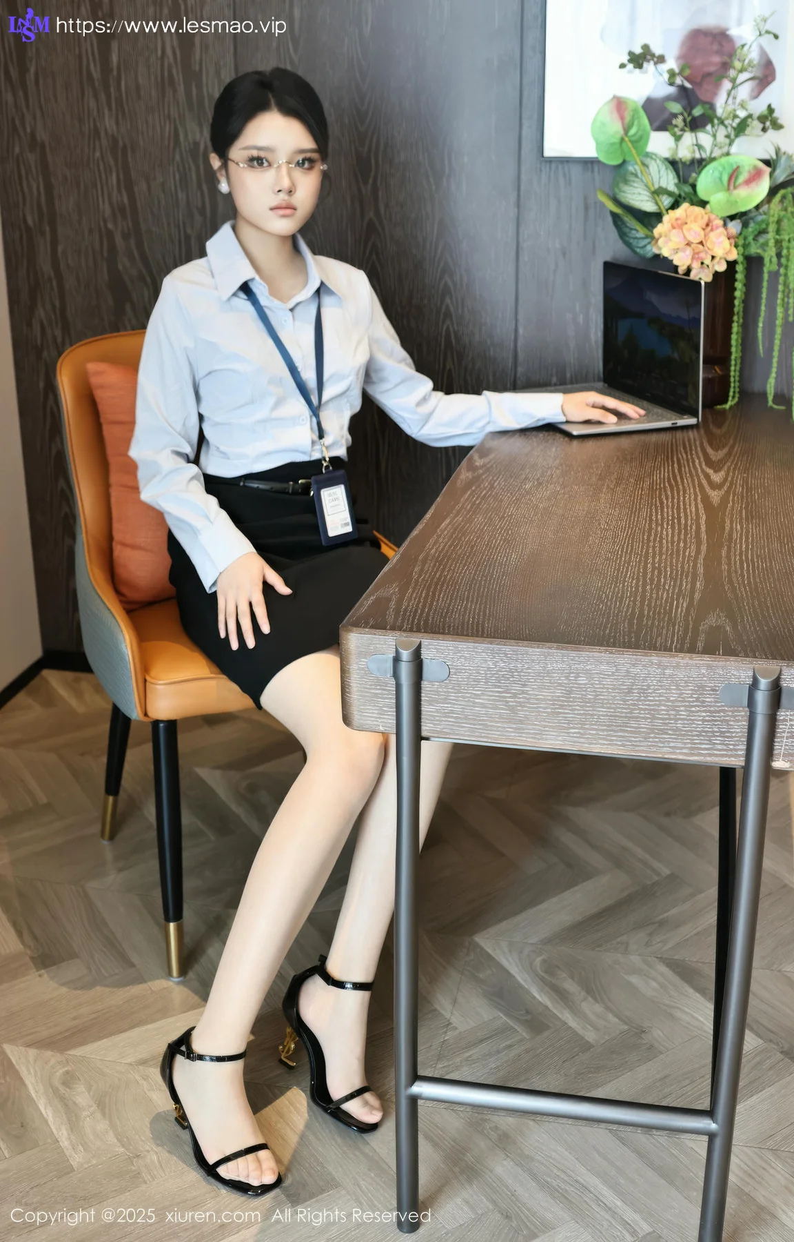 XiuRen 秀人 No.10674 糯梨子 性感OL服饰 - 32