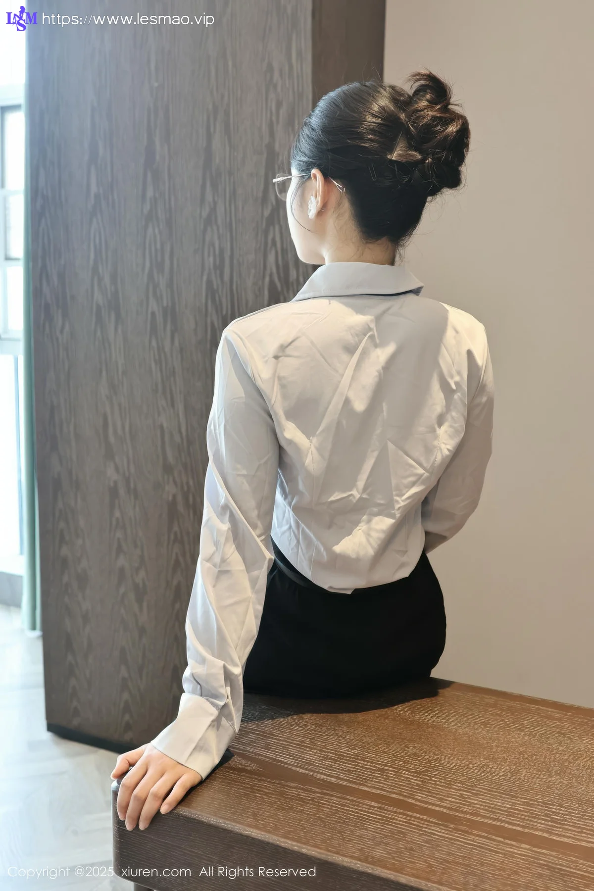 XiuRen 秀人 No.10674 糯梨子 性感OL服饰 - 36