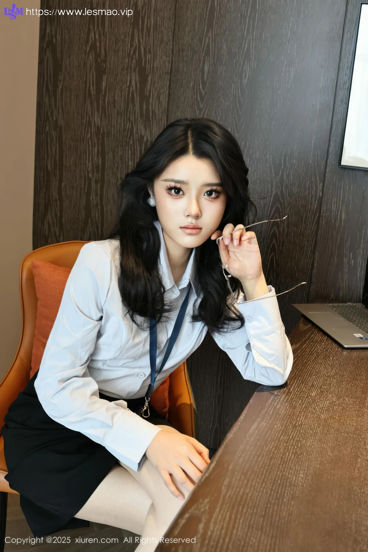 XiuRen 秀人 No.10674 糯梨子 性感OL服饰 - 39