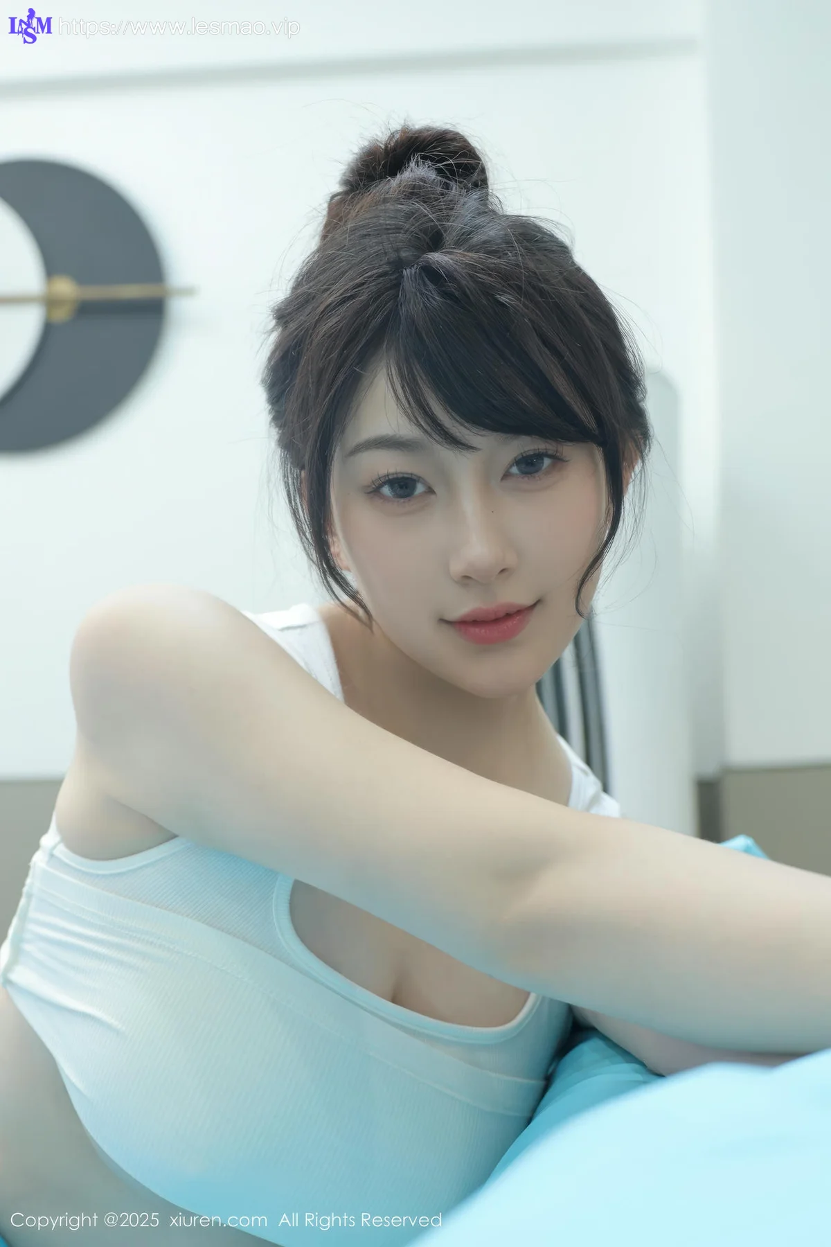 XiuRen 秀人 No.10676 李沁恩lrene 白色T恤居家服 - 44