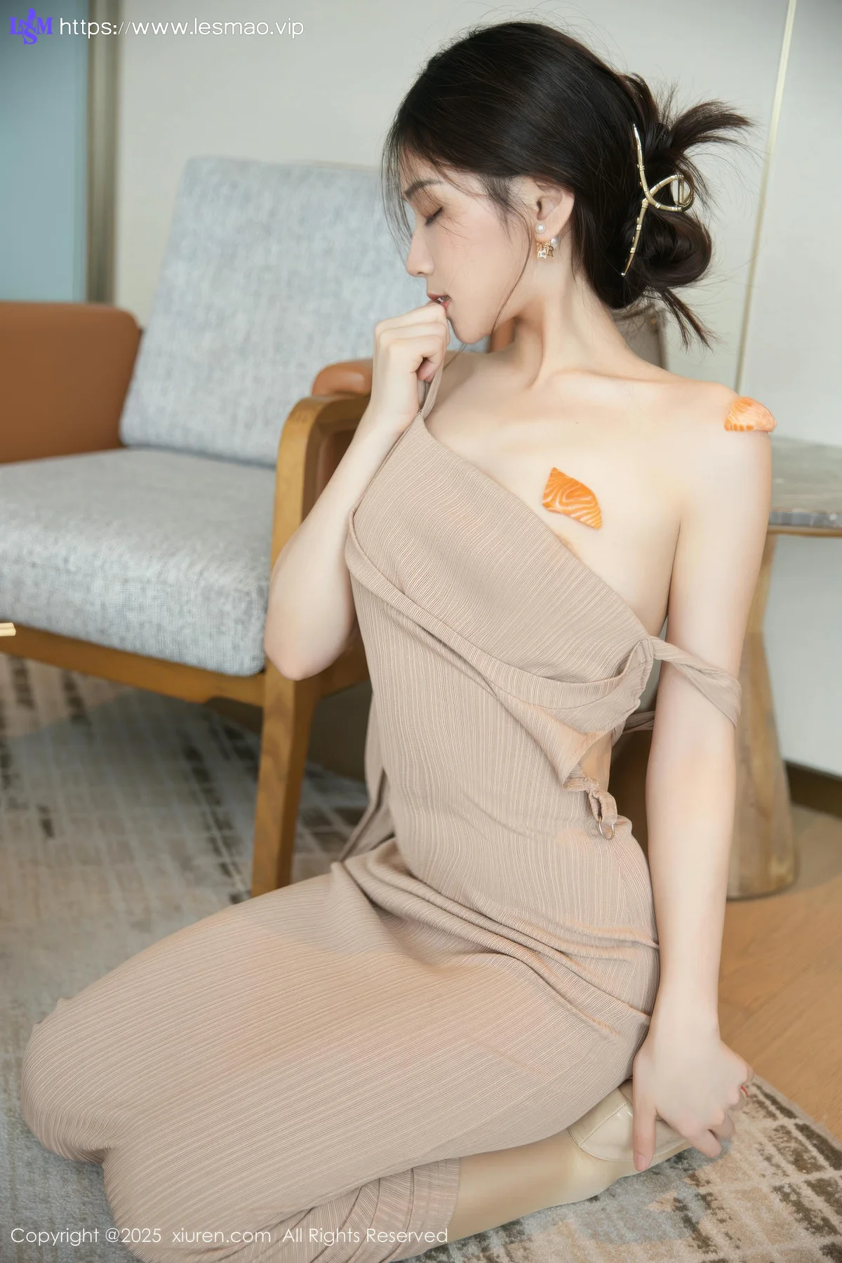 XiuRen 秀人 No.10678 刘婷婷 肉色连衣裙 - 28