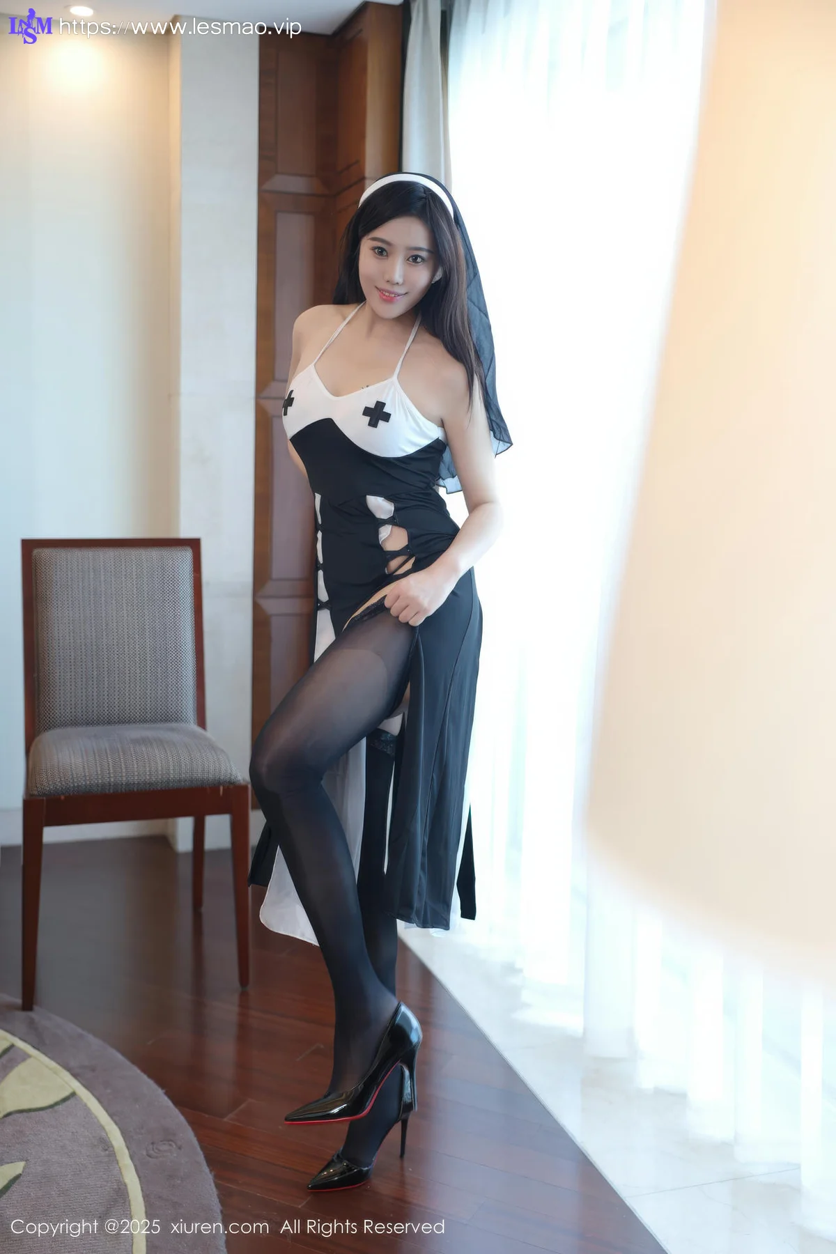 XiuRen 秀人 No.10690 白薇薇vcvc 性感黑白修女服饰 - 15