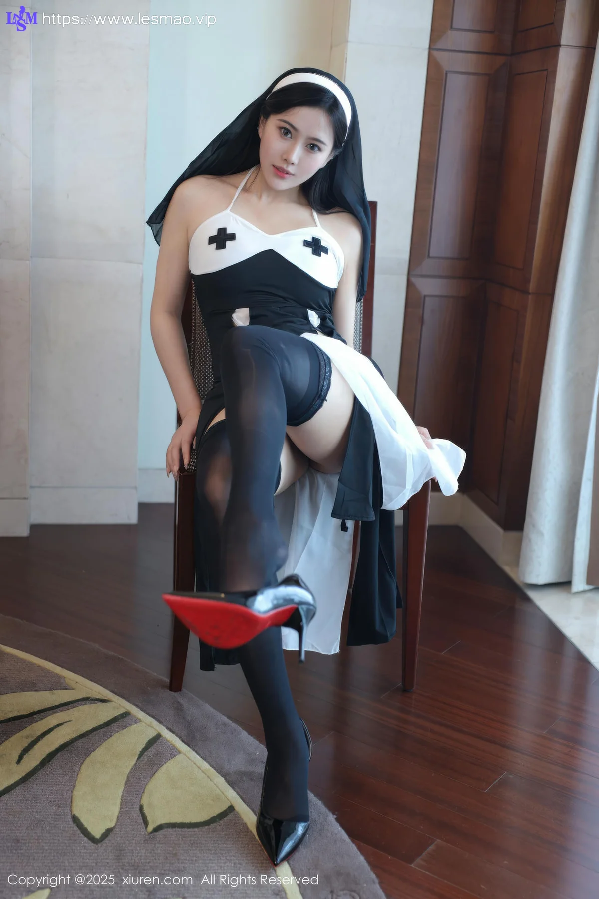 XiuRen 秀人 No.10690 白薇薇vcvc 性感黑白修女服饰 - 24