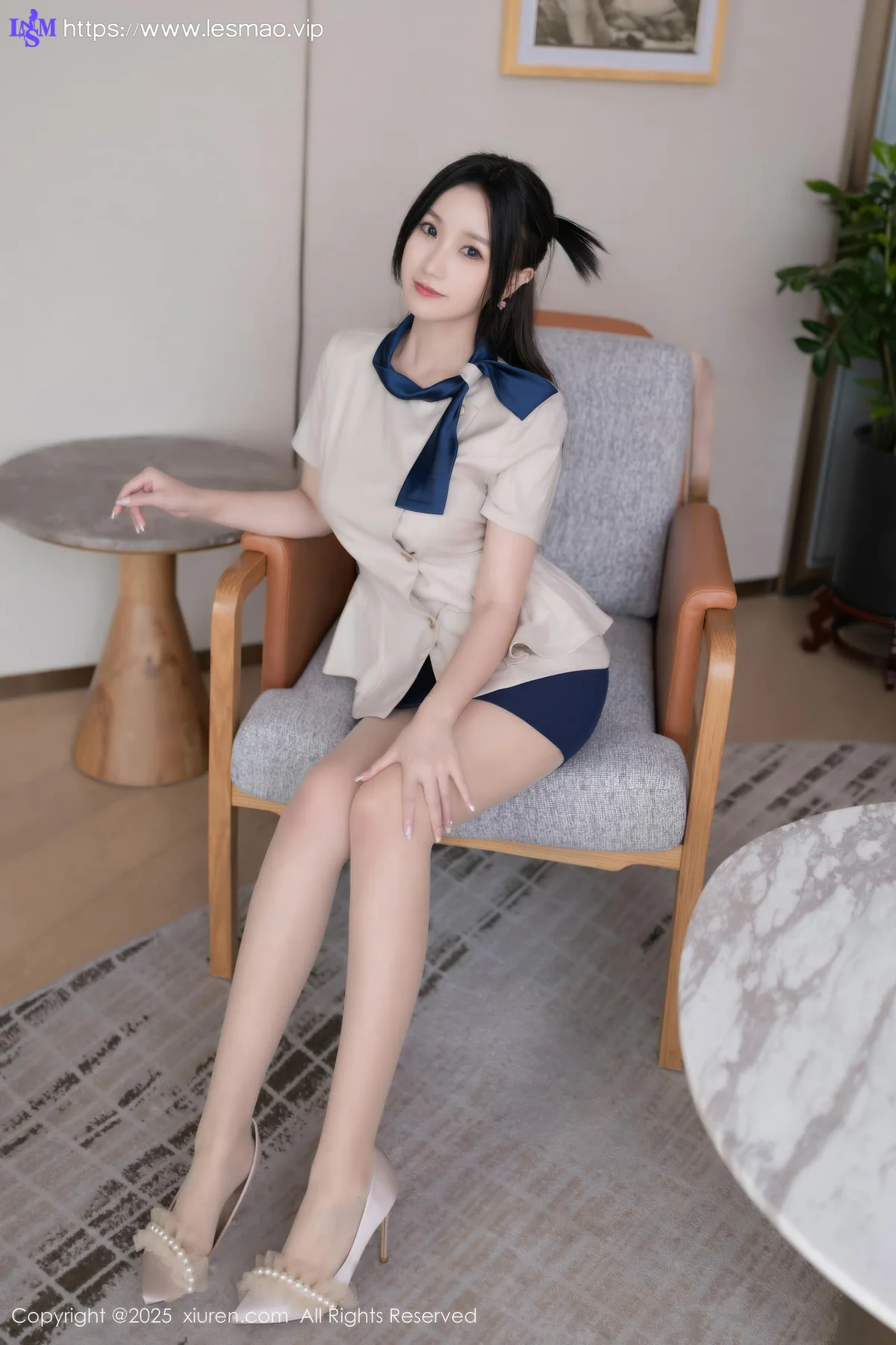 XiuRen 秀人 No.10697 杏子Yada 诱人肉色丝袜 - 2
