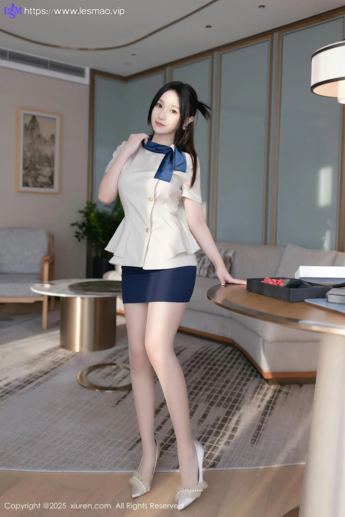 XiuRen 秀人 No.10697 杏子Yada 诱人肉色丝袜 - 14