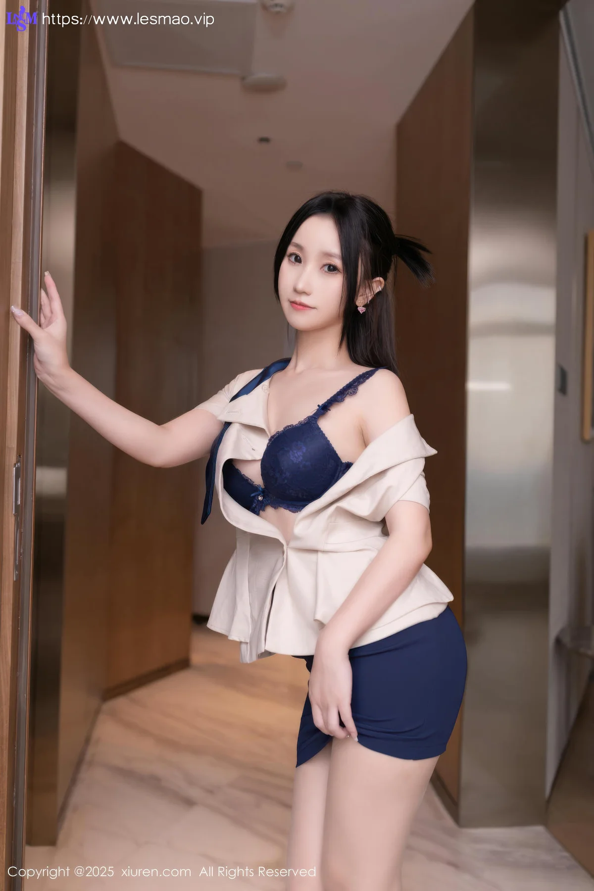 XiuRen 秀人 No.10697 杏子Yada 诱人肉色丝袜 - 27