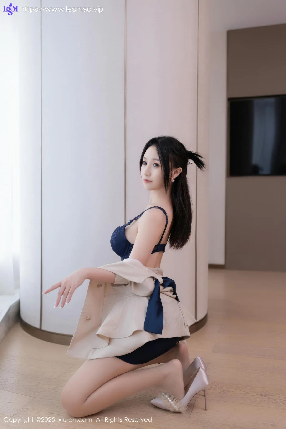 XiuRen 秀人 No.10697 杏子Yada 诱人肉色丝袜 - 34