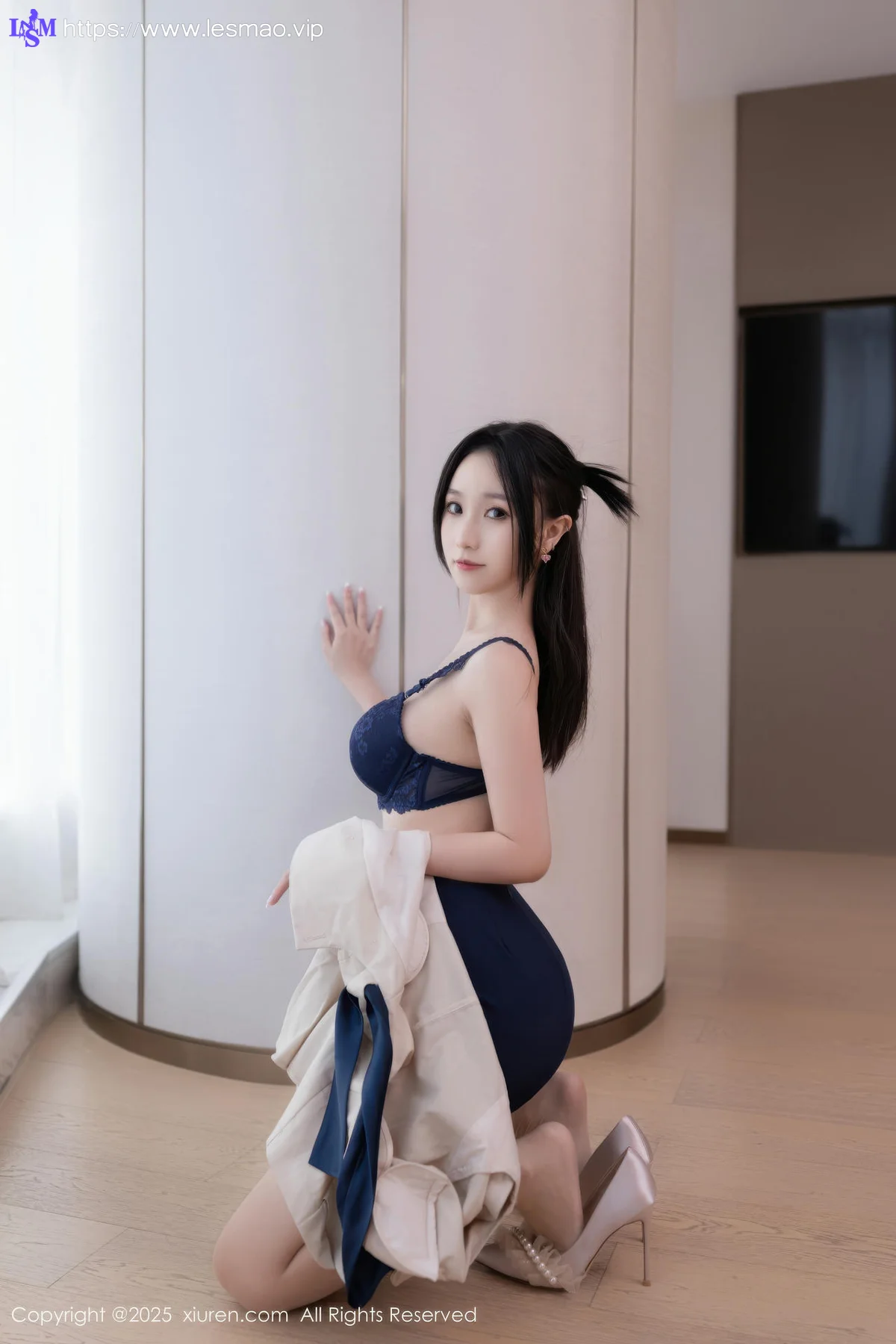 XiuRen 秀人 No.10697 杏子Yada 诱人肉色丝袜 - 35