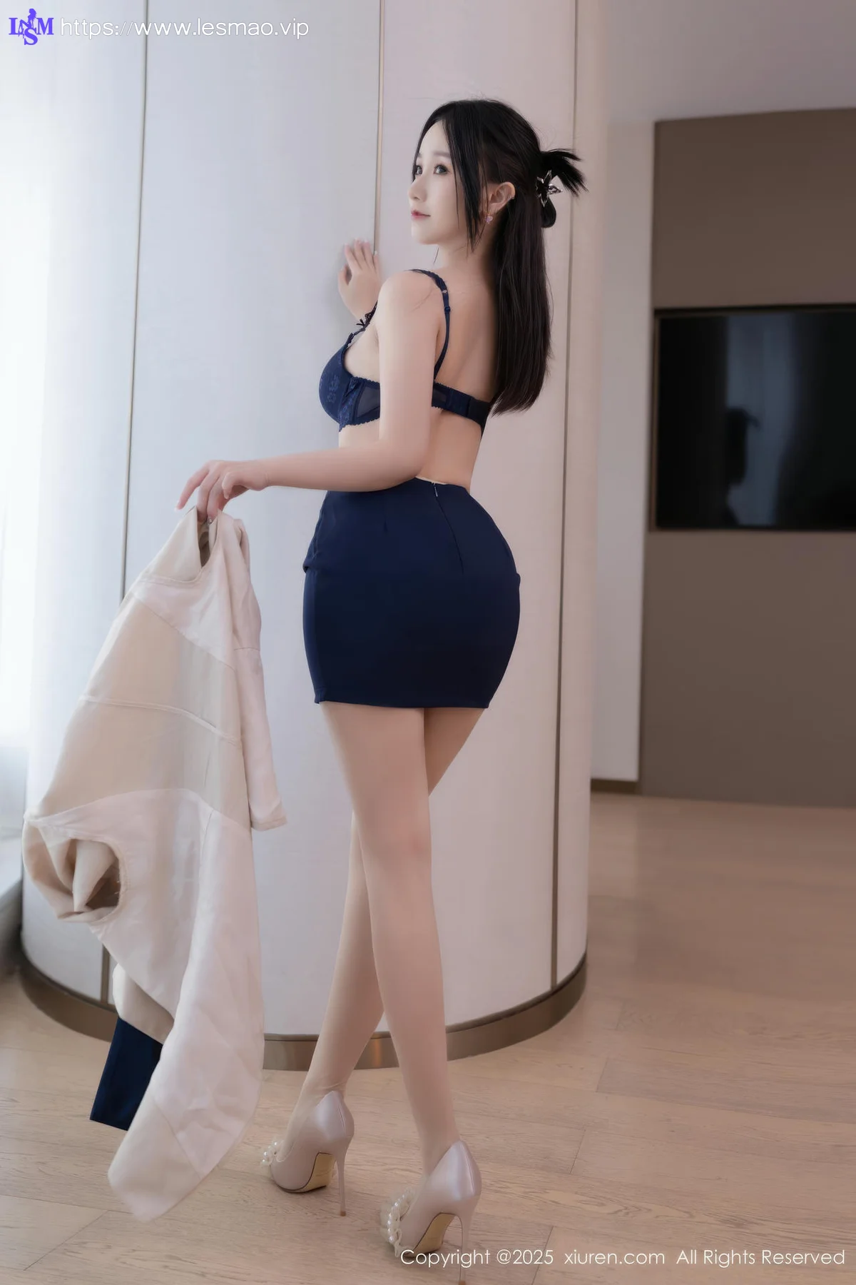 XiuRen 秀人 No.10697 杏子Yada 诱人肉色丝袜 - 36