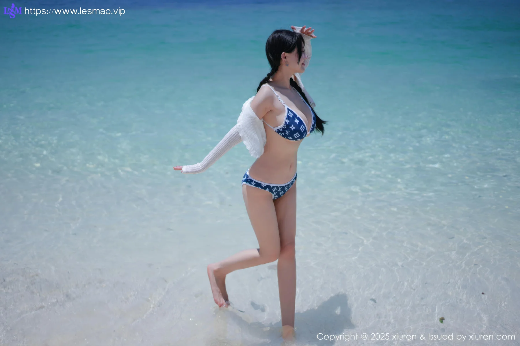XiuRen 秀人 No.10699 心上可Flora 比基尼情趣旅拍 - 18