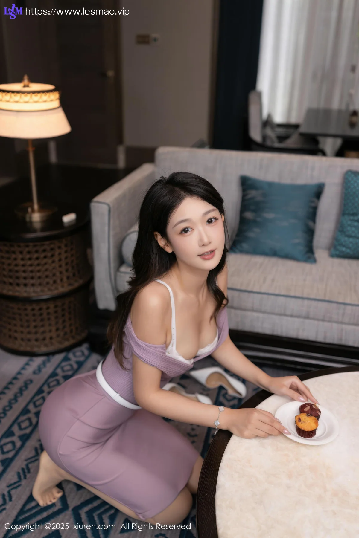 XiuRen 秀人 No.10716 唐安琪 紫色连衣裙街拍 - 35