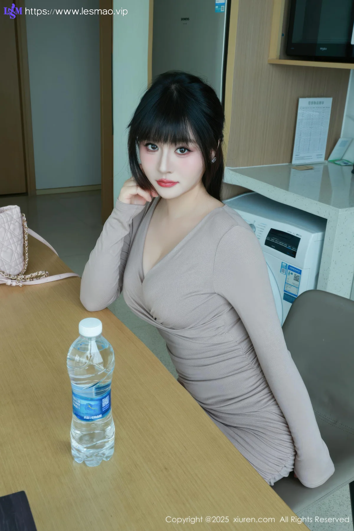 XiuRen 秀人 No.10718 南汐RuRu 诱人原色丝袜 - 23