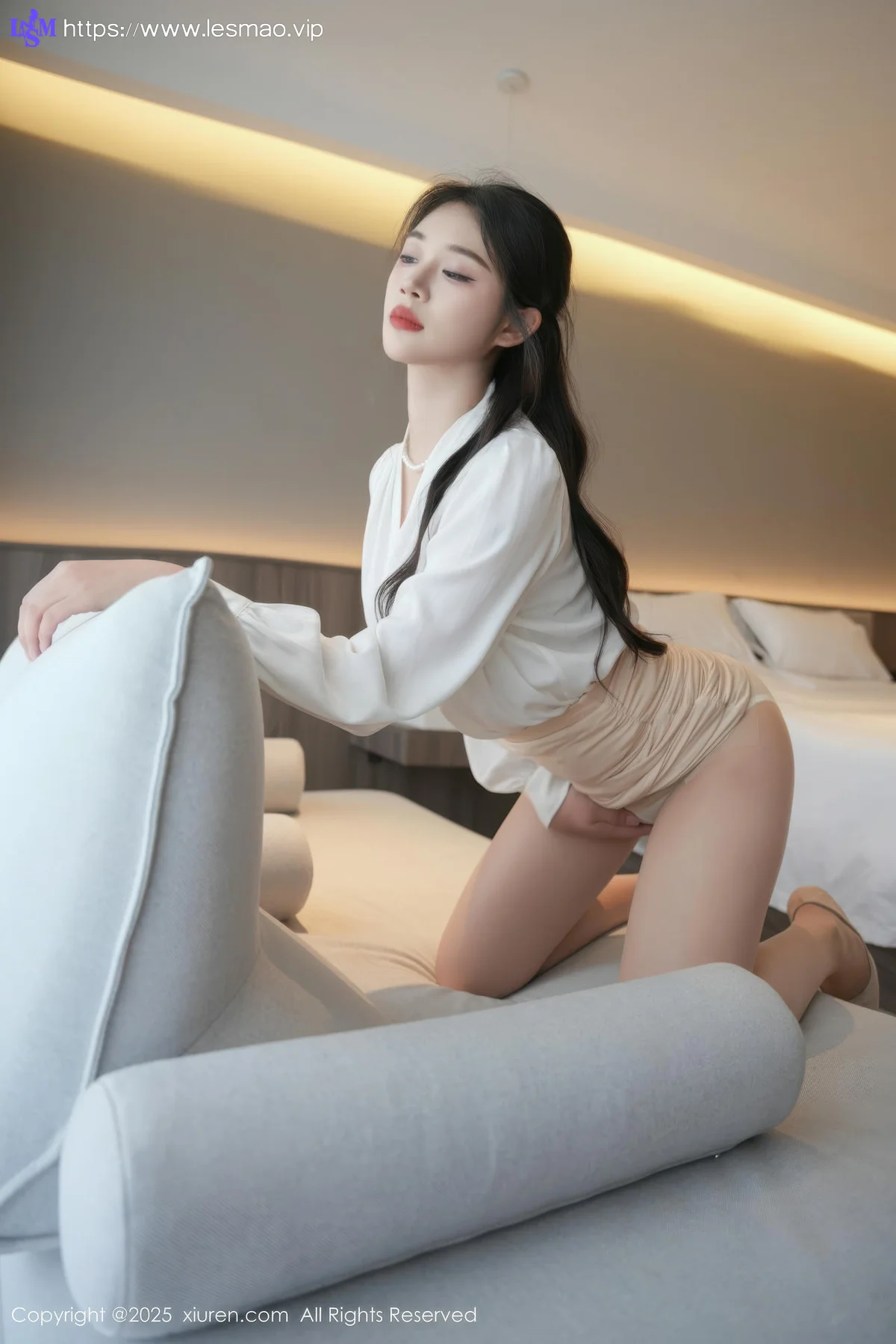 XiuRen 秀人 No.10735 南乔 白色衬衫诱人肉色丝袜 - 24