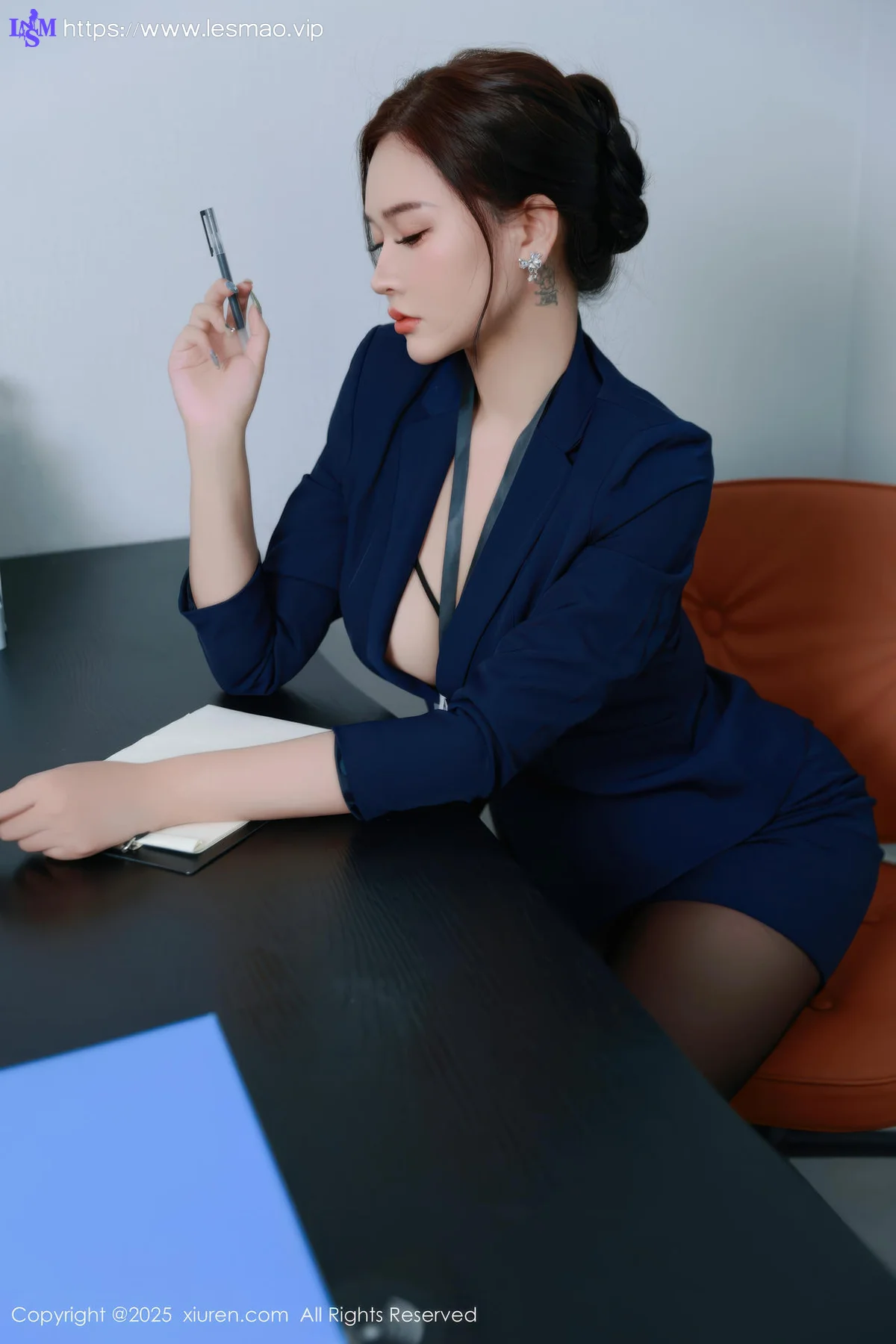 XiuRen 秀人 No.10751 娜比 深色OL服饰 - 2