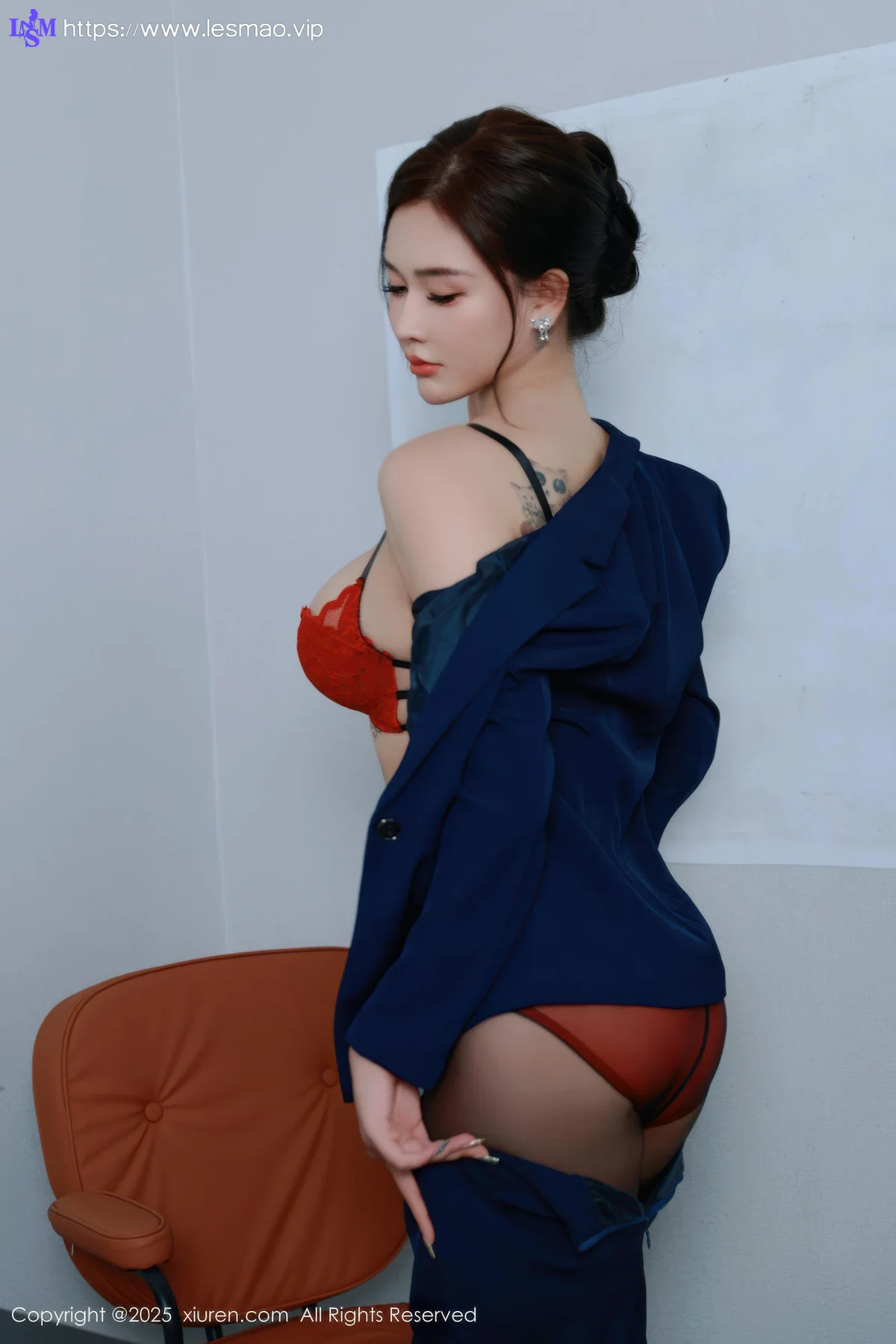 XiuRen 秀人 No.10751 娜比 深色OL服饰 - 28