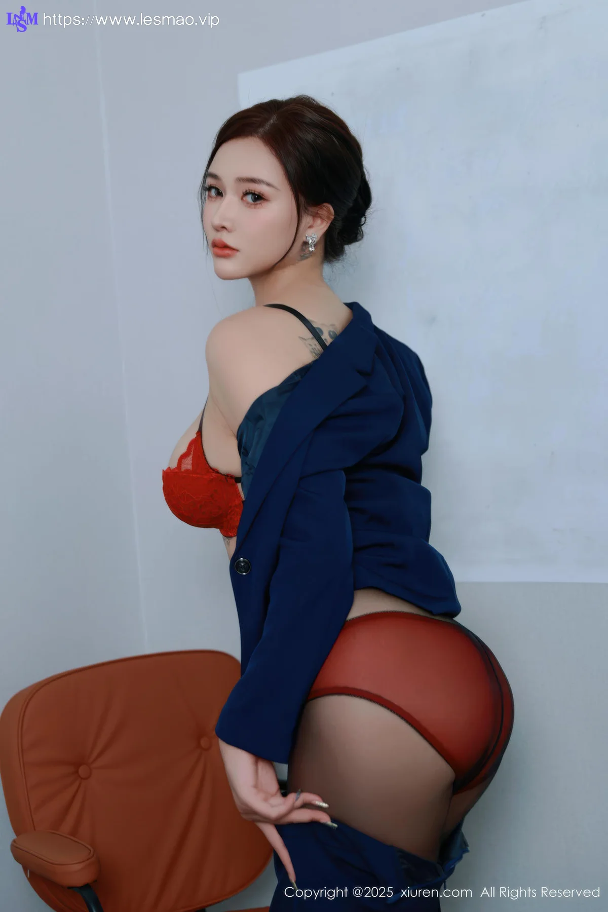 XiuRen 秀人 No.10751 娜比 深色OL服饰 - 29