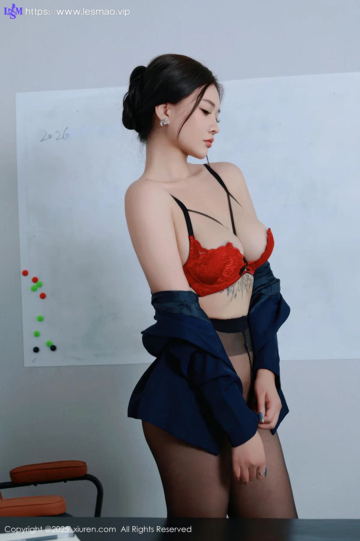 XiuRen 秀人 No.10751 娜比 深色OL服饰 - 37