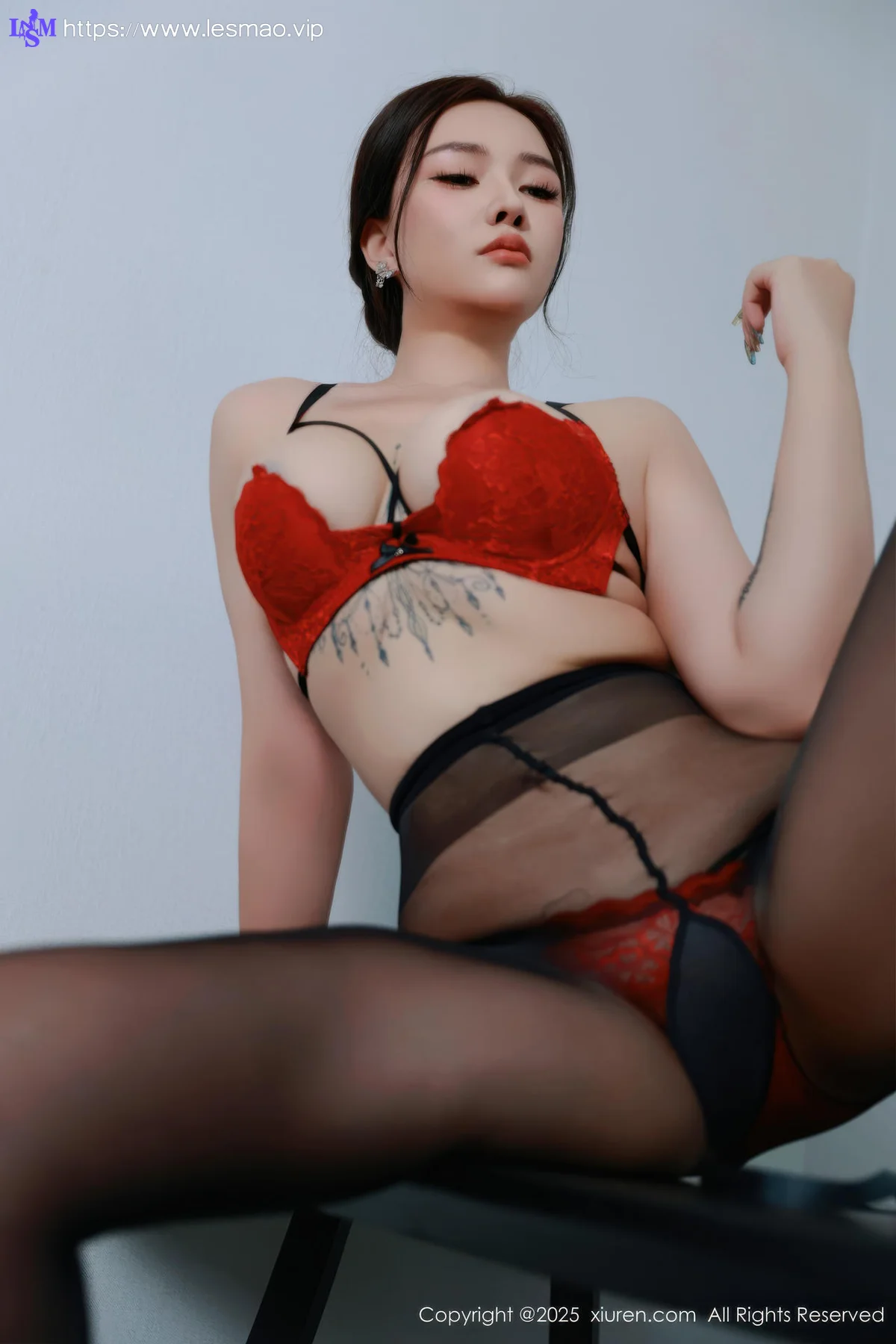 XiuRen 秀人 No.10751 娜比 深色OL服饰 - 52