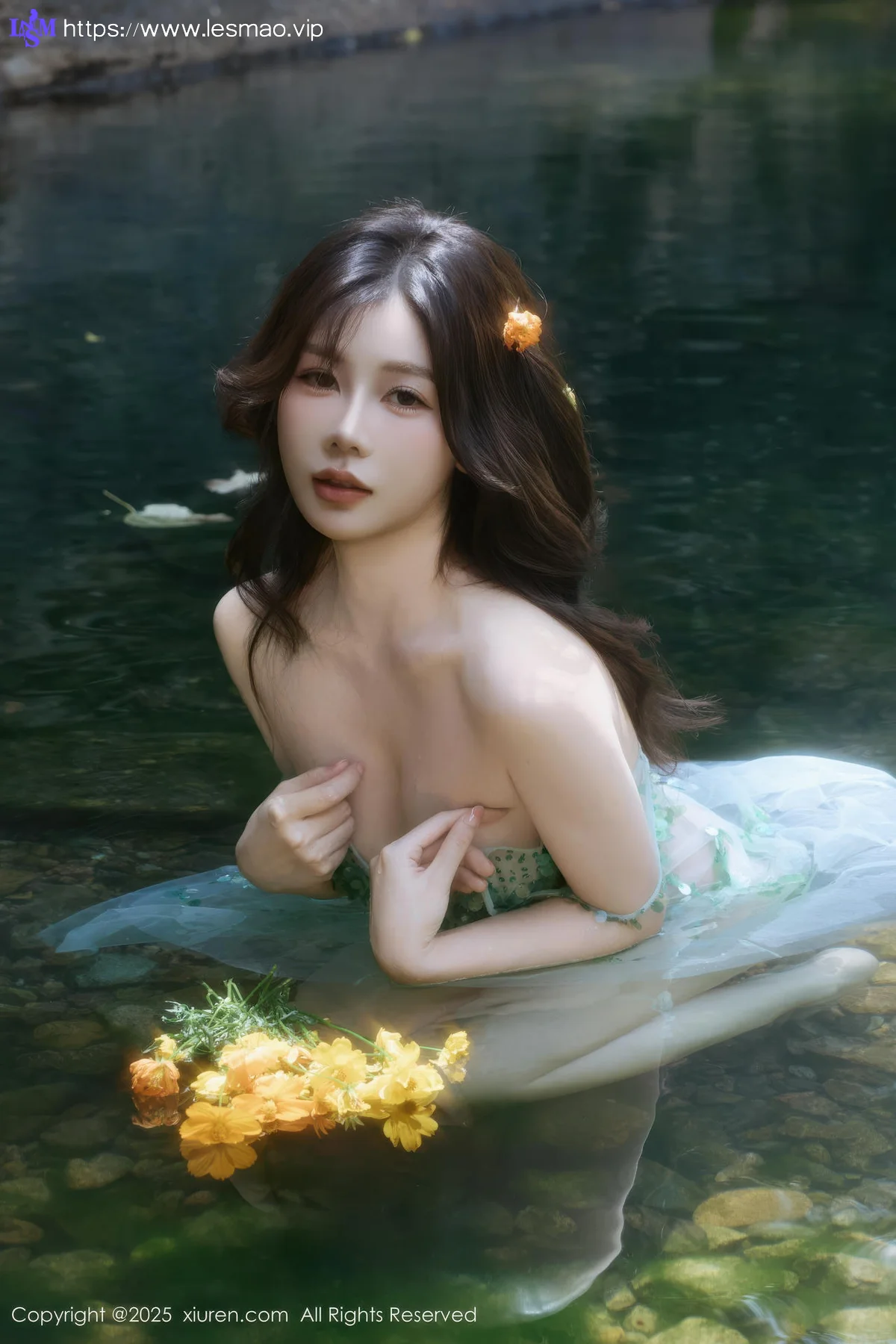 XiuRen 秀人 No.10756 尹甜甜 性感小溪亮片裙 - 22