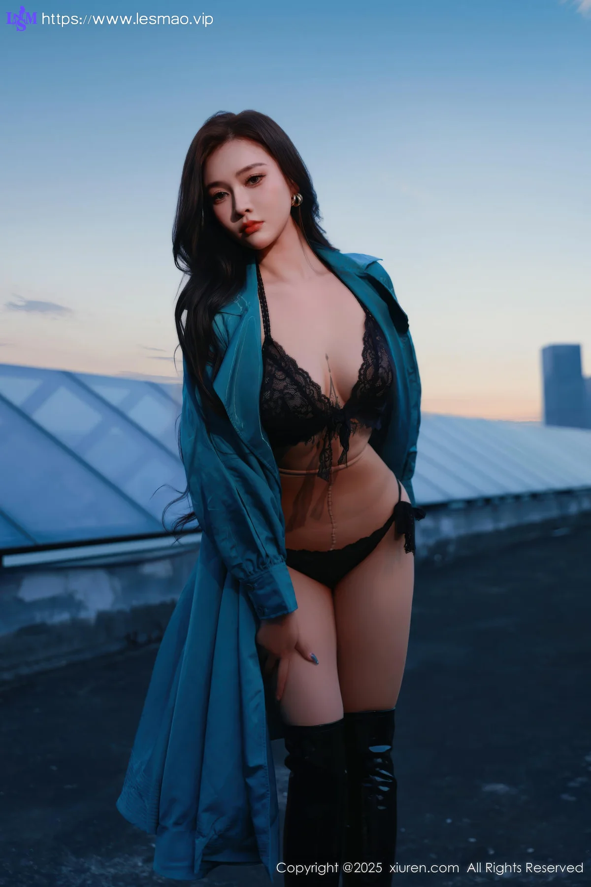 XiuRen 秀人 No.10776 娜比 蓝色风衣情趣内衣 - 13