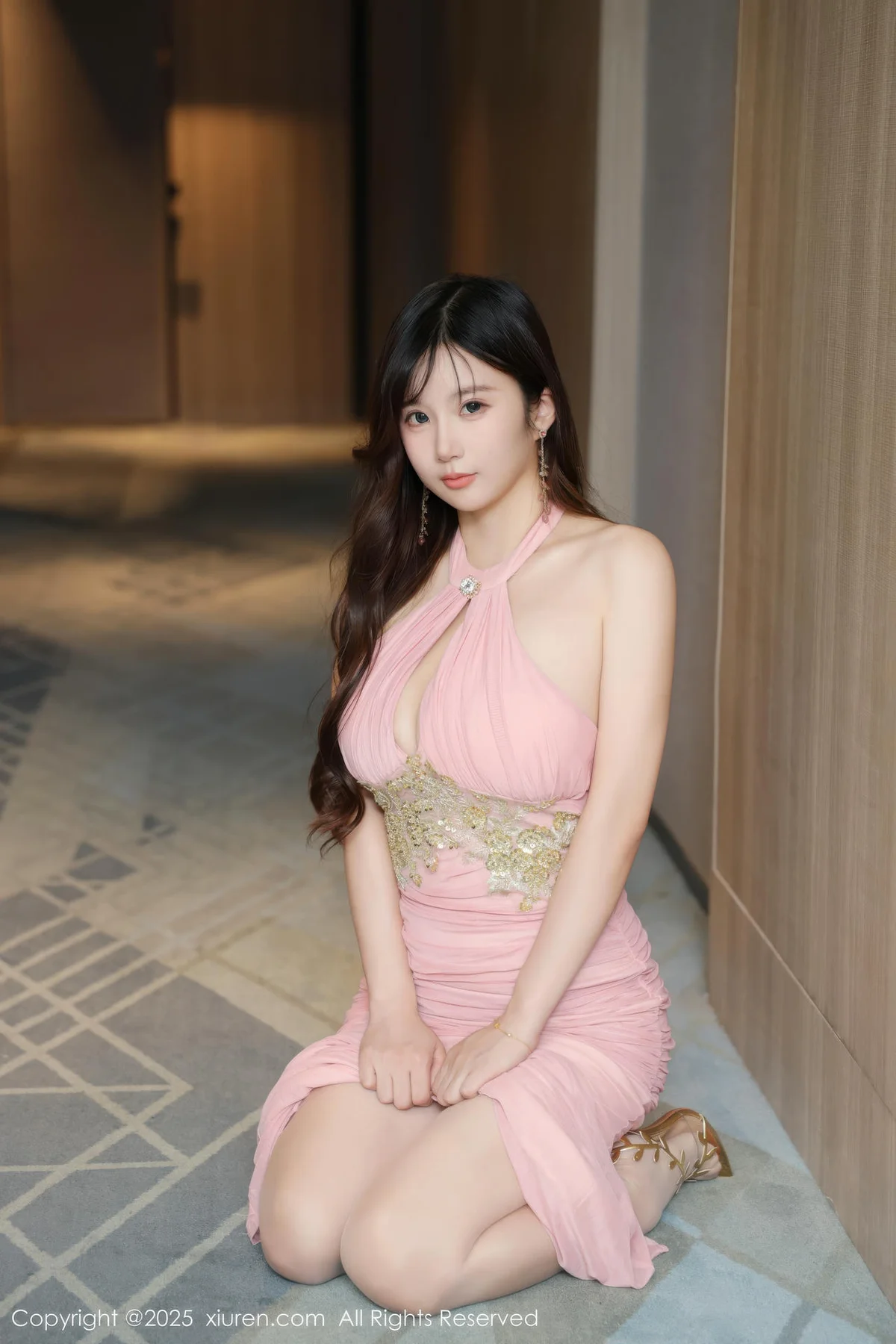 XiuRen 秀人 No.10786 小肉肉咪 巨乳极致美腿性感动人 - 11