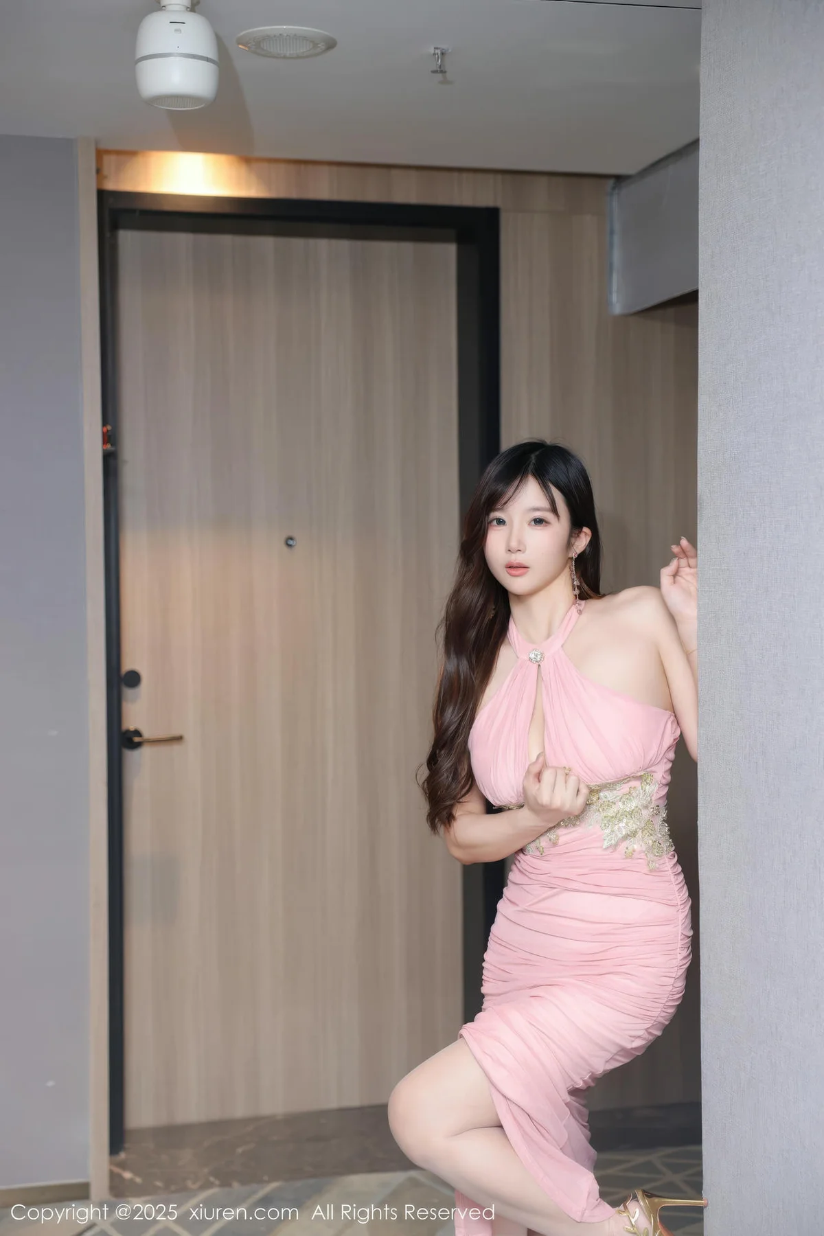 XiuRen 秀人 No.10786 小肉肉咪 巨乳极致美腿性感动人 - 13