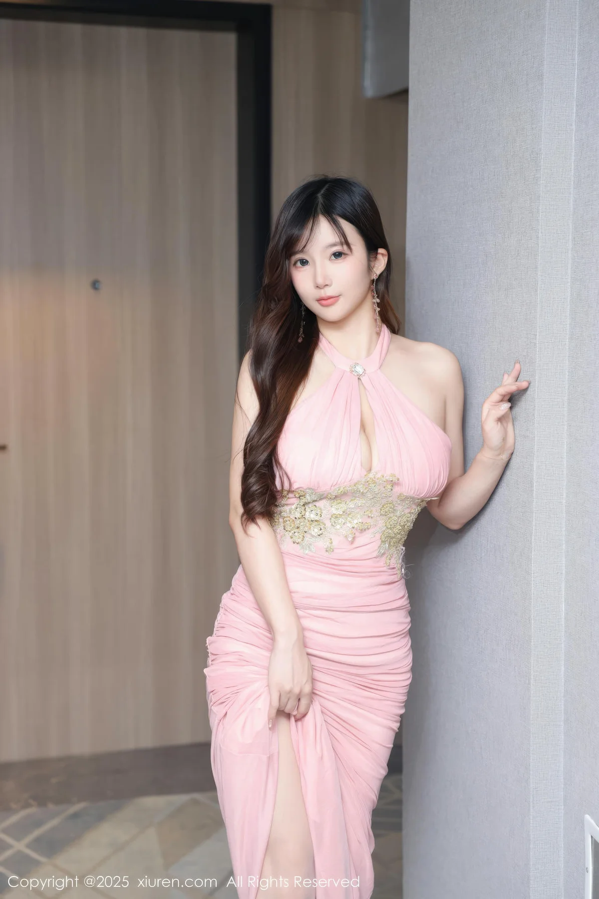 XiuRen 秀人 No.10786 小肉肉咪 巨乳极致美腿性感动人 - 15