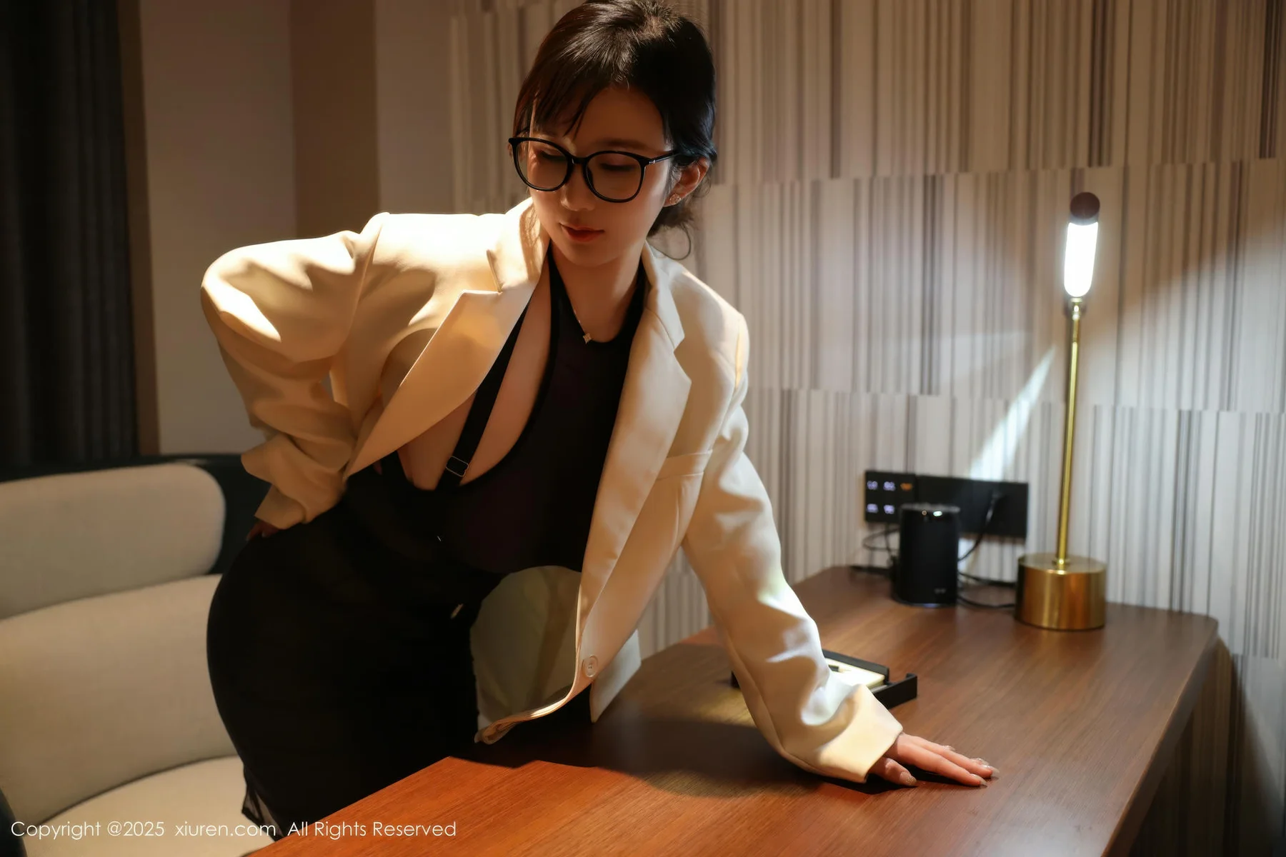 XiuRen 秀人 No.10805 小肉肉咪 白色OL服饰 - 47