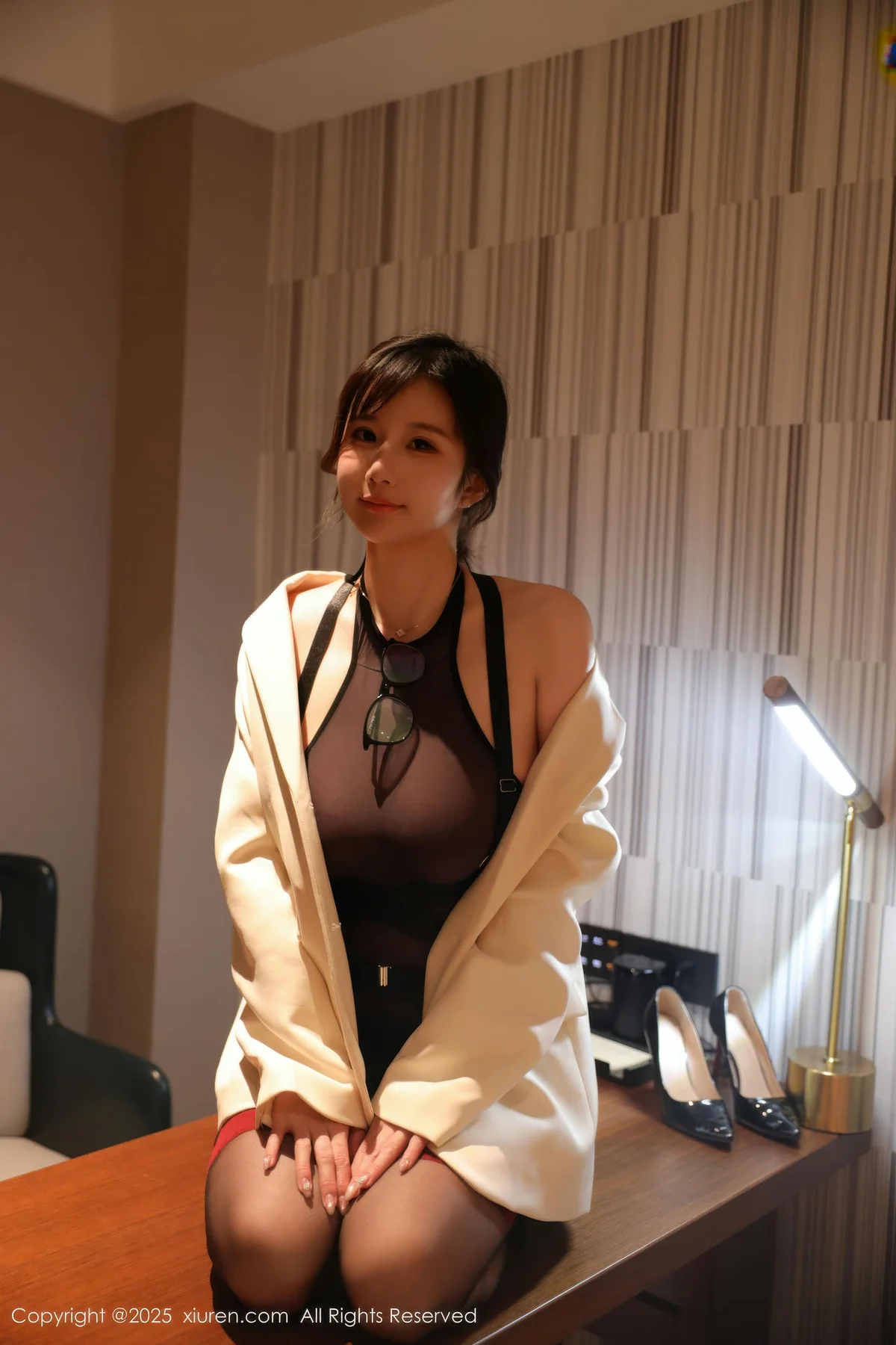 XiuRen 秀人 No.10805 小肉肉咪 白色OL服饰 - 58