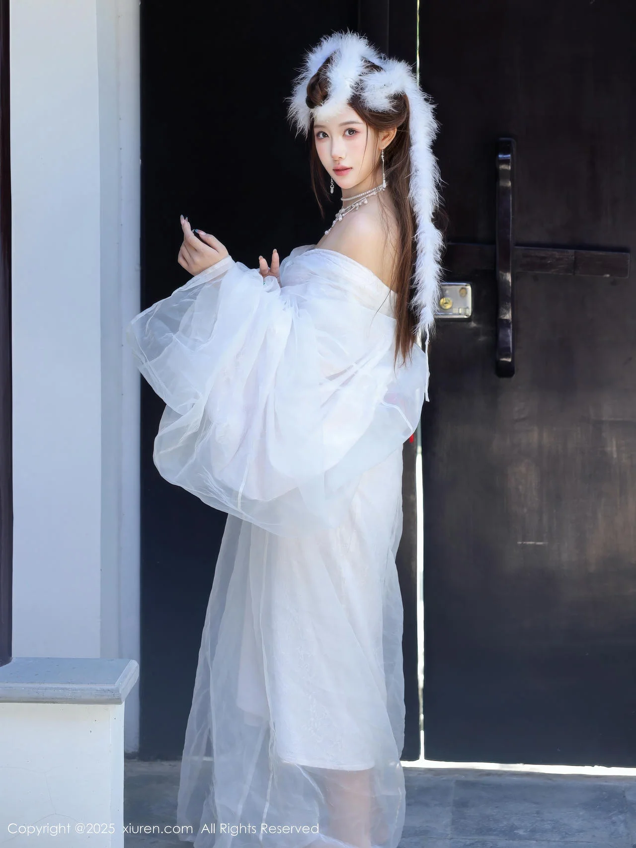 XiuRen 秀人 No.10843 金允希Yuki 白色锦毛鼠装扮 - 2
