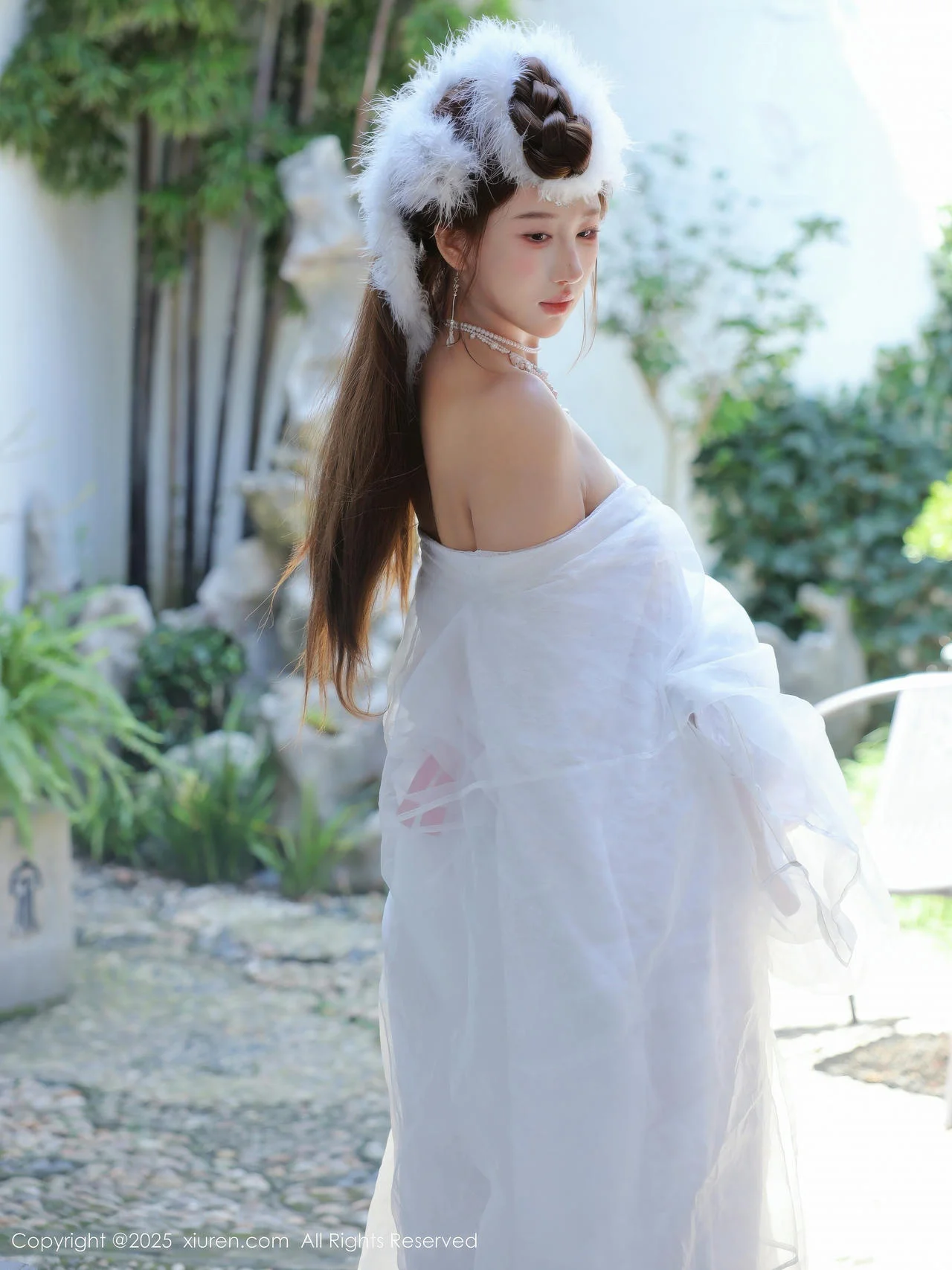 XiuRen 秀人 No.10843 金允希Yuki 白色锦毛鼠装扮 - 15