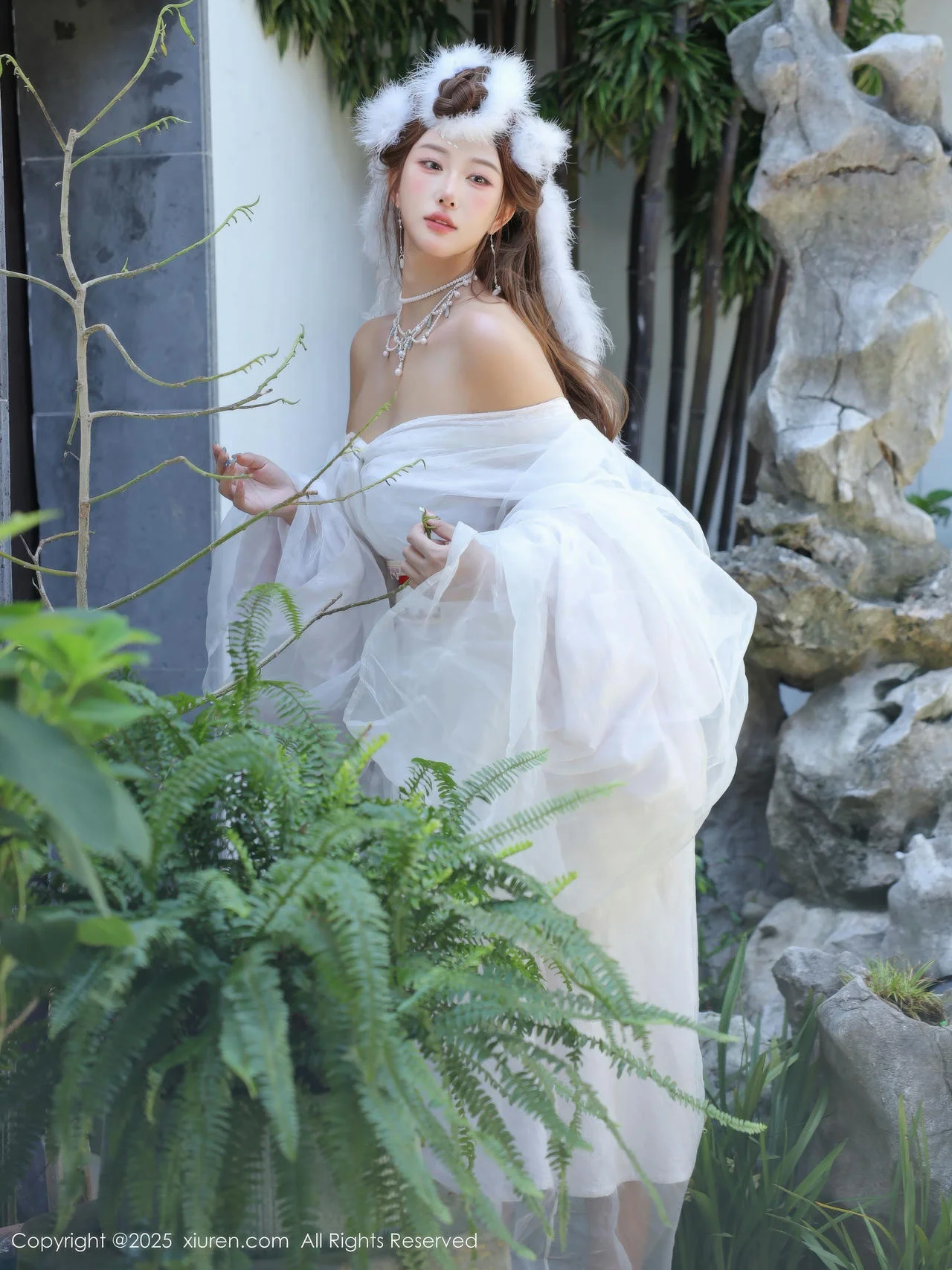XiuRen 秀人 No.10843 金允希Yuki 白色锦毛鼠装扮 - 33