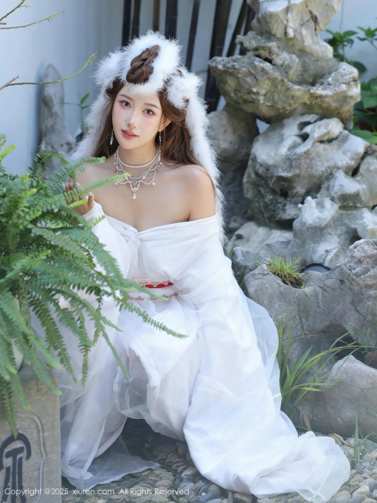 XiuRen 秀人 No.10843 金允希Yuki 白色锦毛鼠装扮 - 37