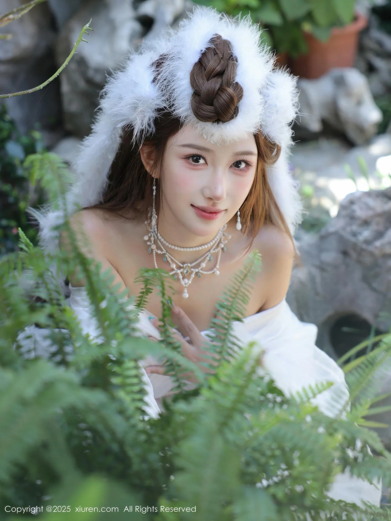 XiuRen 秀人 No.10843 金允希Yuki 白色锦毛鼠装扮 - 38