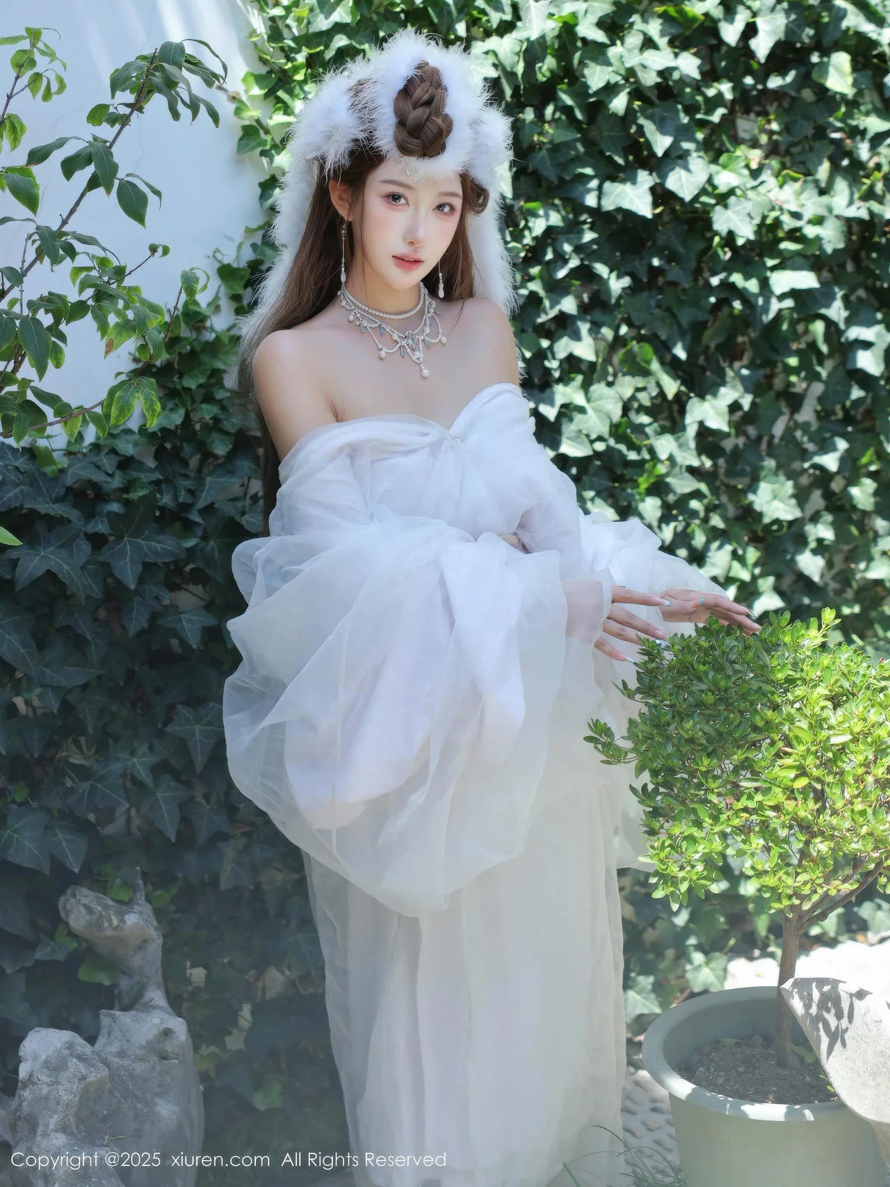 XiuRen 秀人 No.10843 金允希Yuki 白色锦毛鼠装扮 - 43