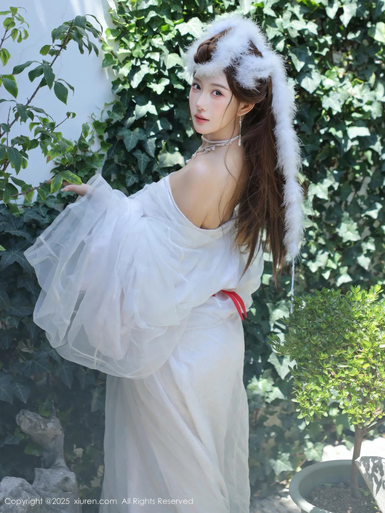 XiuRen 秀人 No.10843 金允希Yuki 白色锦毛鼠装扮 - 47