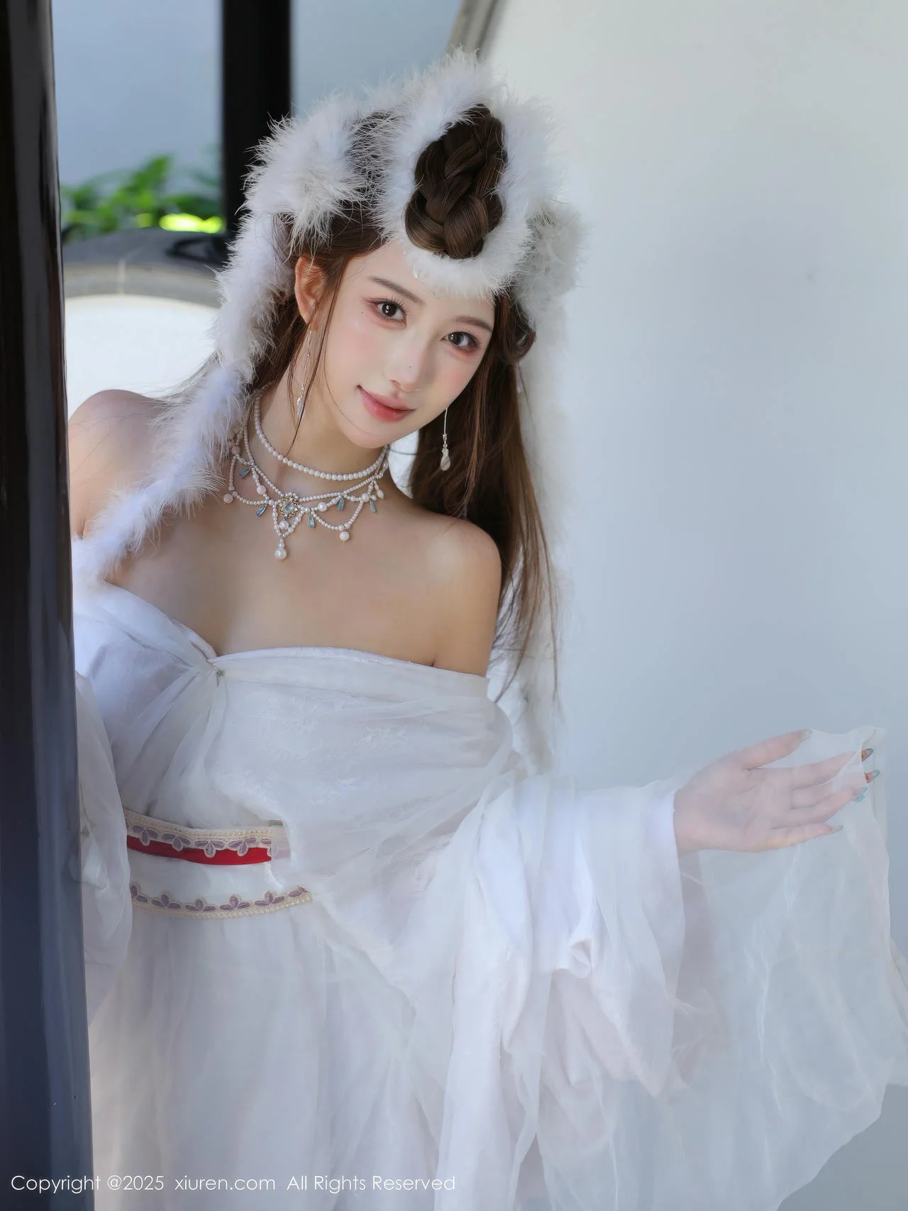 XiuRen 秀人 No.10843 金允希Yuki 白色锦毛鼠装扮 - 55