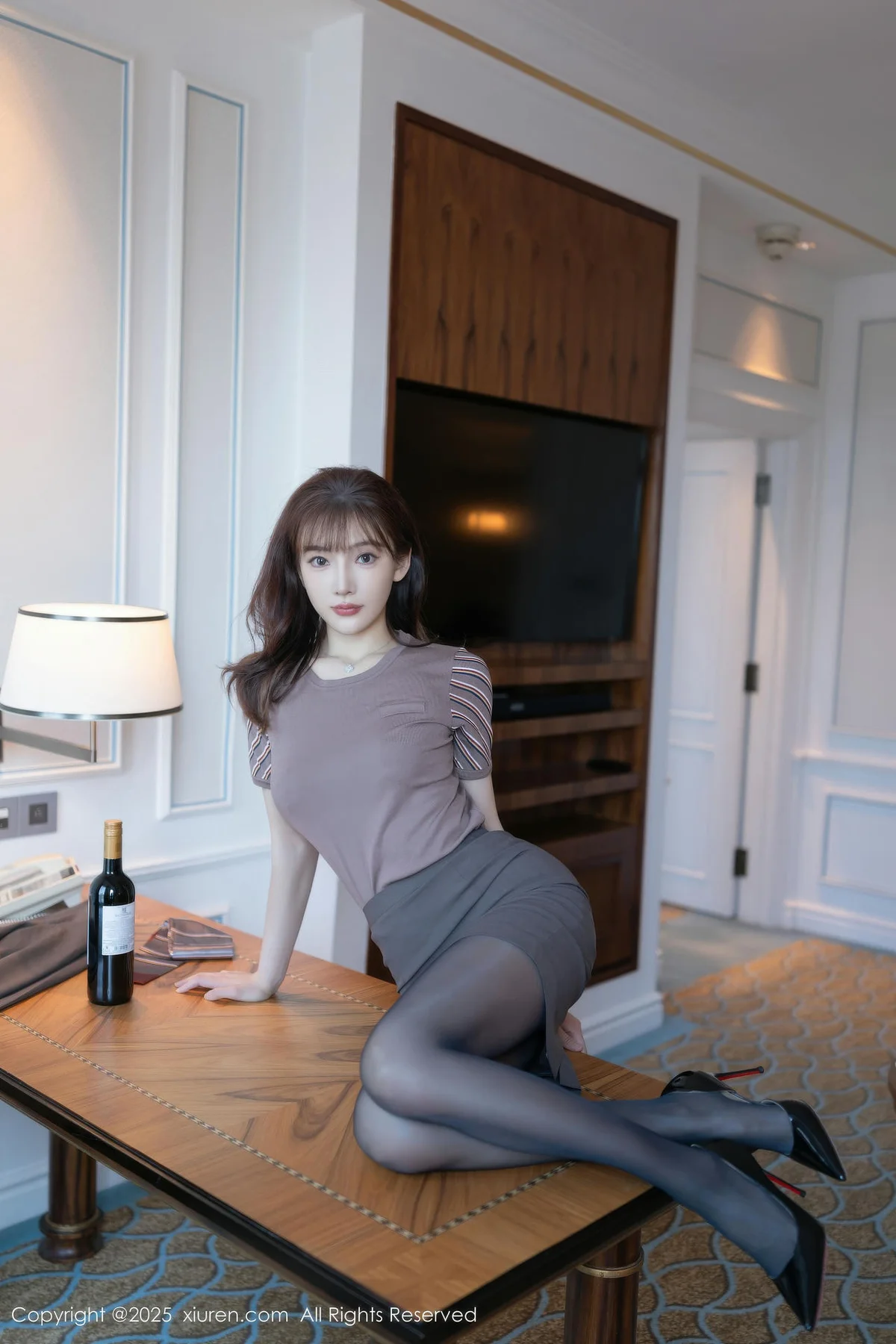 XiuRen 秀人 No.10850 陆萱萱空姐制服魅惑黑丝妖艳动人 - 16