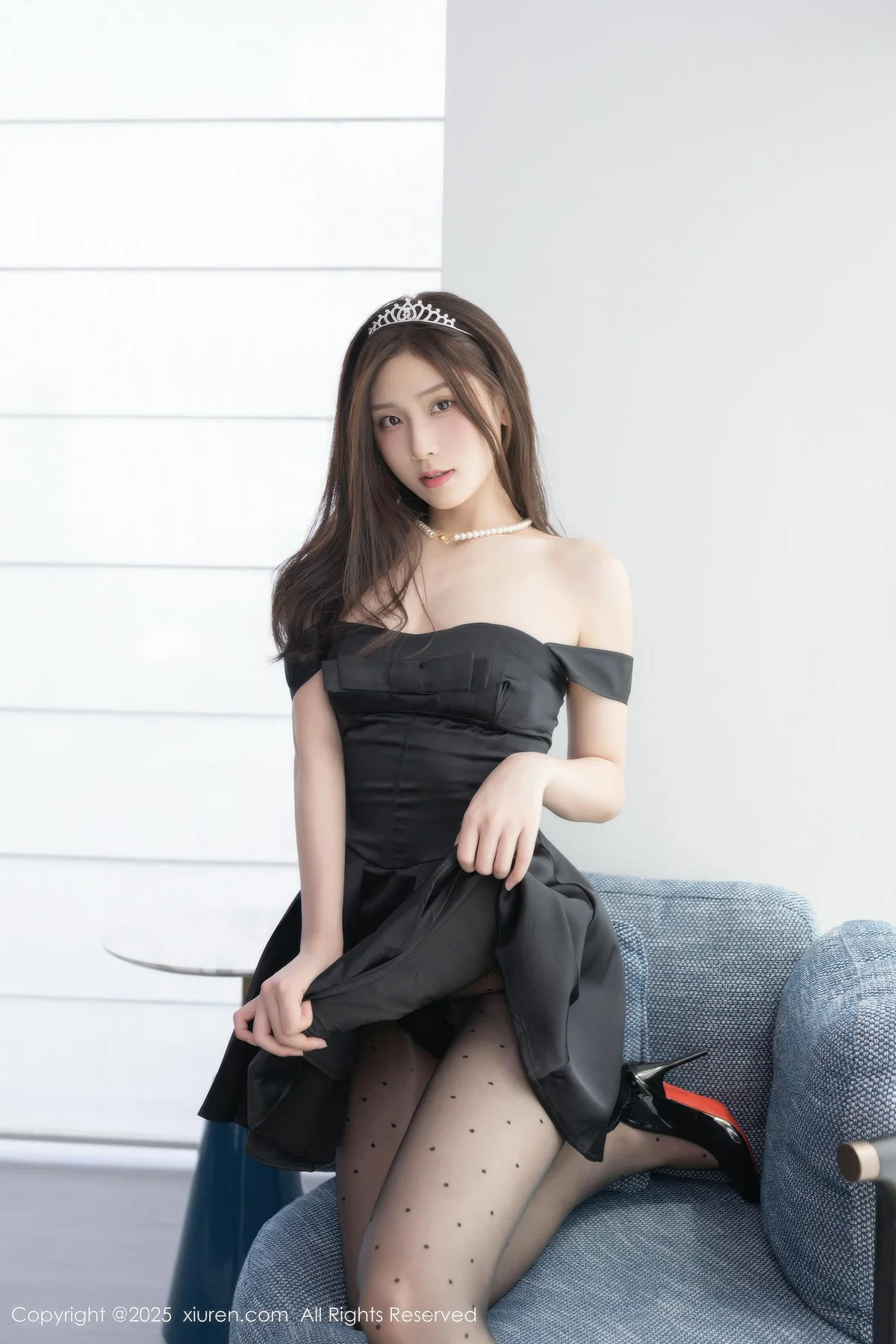 XiuRen 秀人 No.10878 刘婷婷 黑色连衣短裙魅惑黑丝 - 24