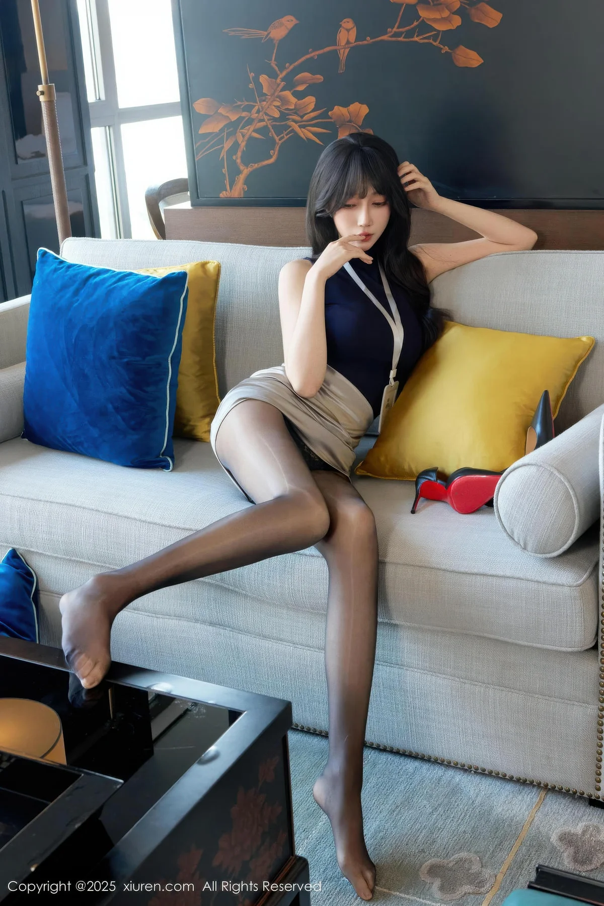 XiuRen 秀人 No.10890 玥儿玥er 深色OL短裙女神 - 37