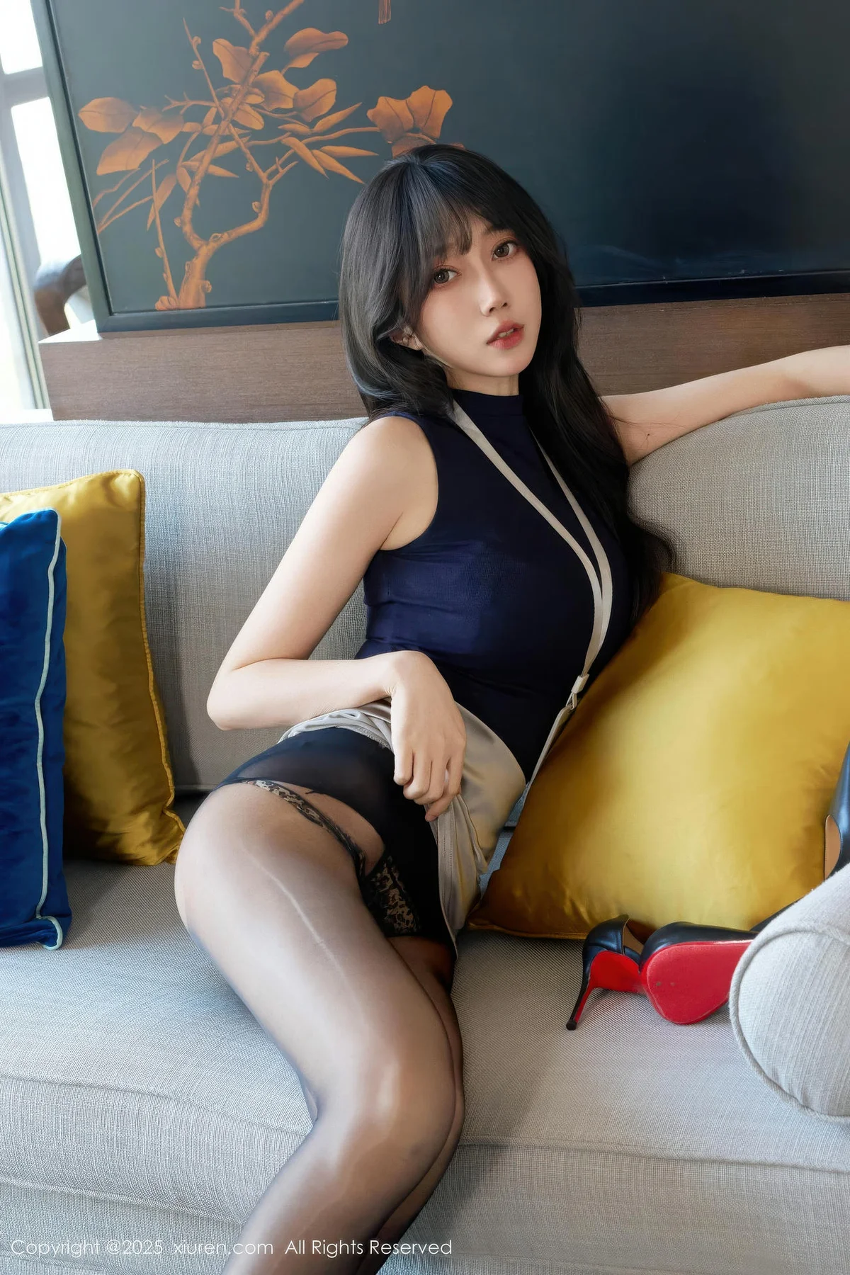 XiuRen 秀人 No.10890 玥儿玥er 深色OL短裙女神 - 39