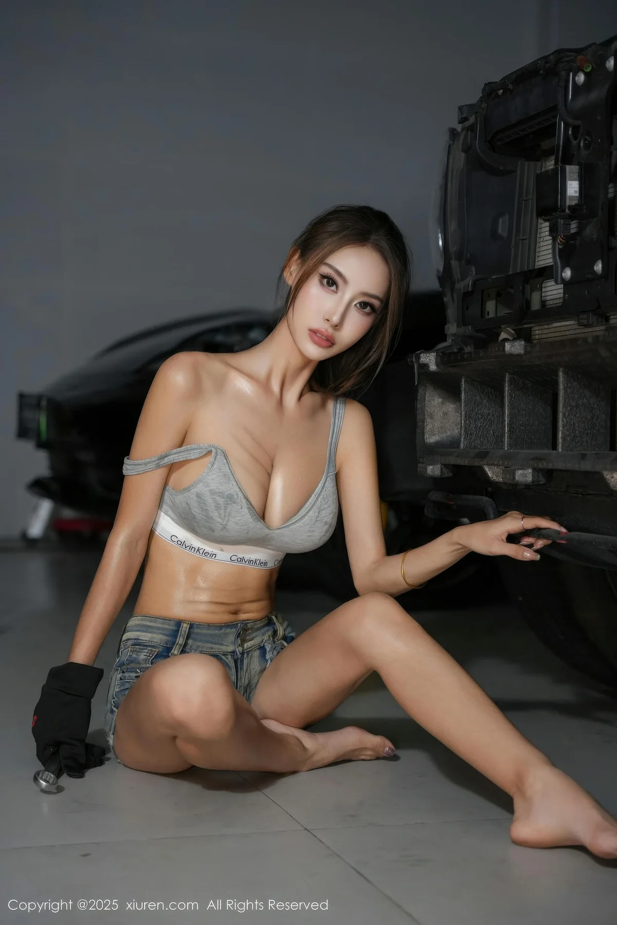 XiuRen 秀人 No.10894 lingyu69 汽车修理工主题拍摄 - 38