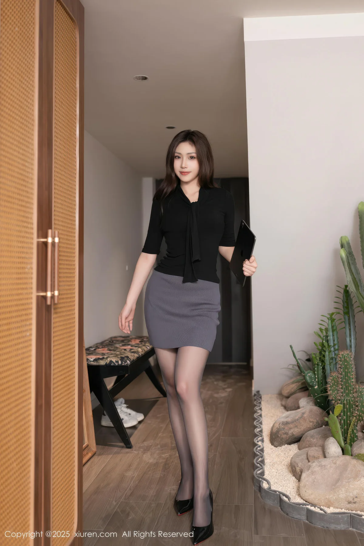 XiuRen 秀人 No.10930 刘婷婷 黑色OL极致美腿 - 5