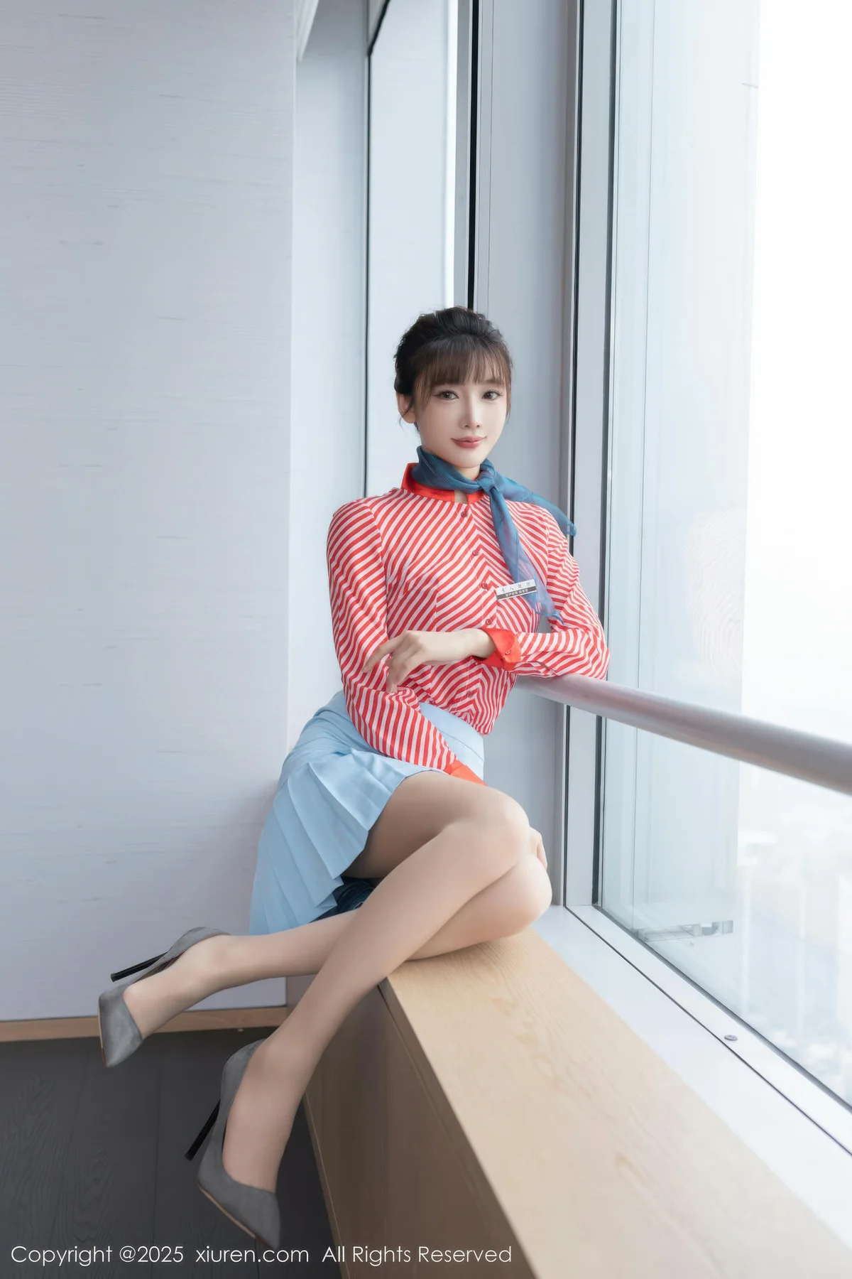 XiuRen 秀人 No.10932 陆萱萱 空姐紫色蕾丝内衣 - 4