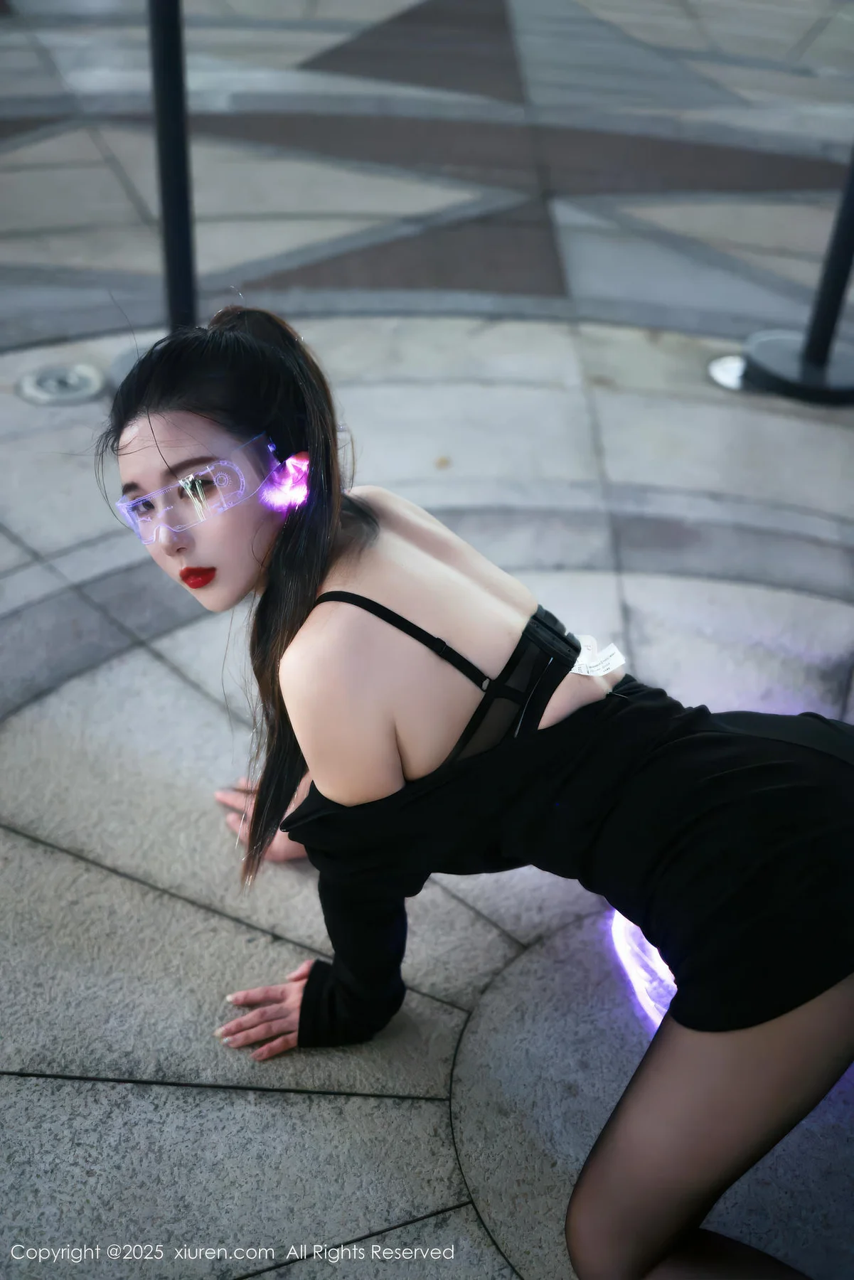XiuRen 秀人 No.10936 小肉肉咪 街拍连衣短裙 - 34
