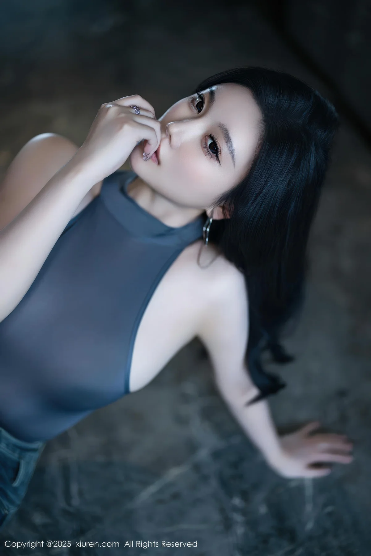 XiuRen 秀人 No.10952 CHENCHEN 灰色服饰牛仔裤 - 18
