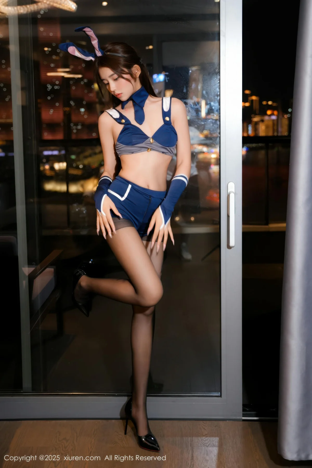 XiuRen 秀人 No.10966 姜冉冉_Renee 蓝兔子装扮魅惑黑丝 - 27