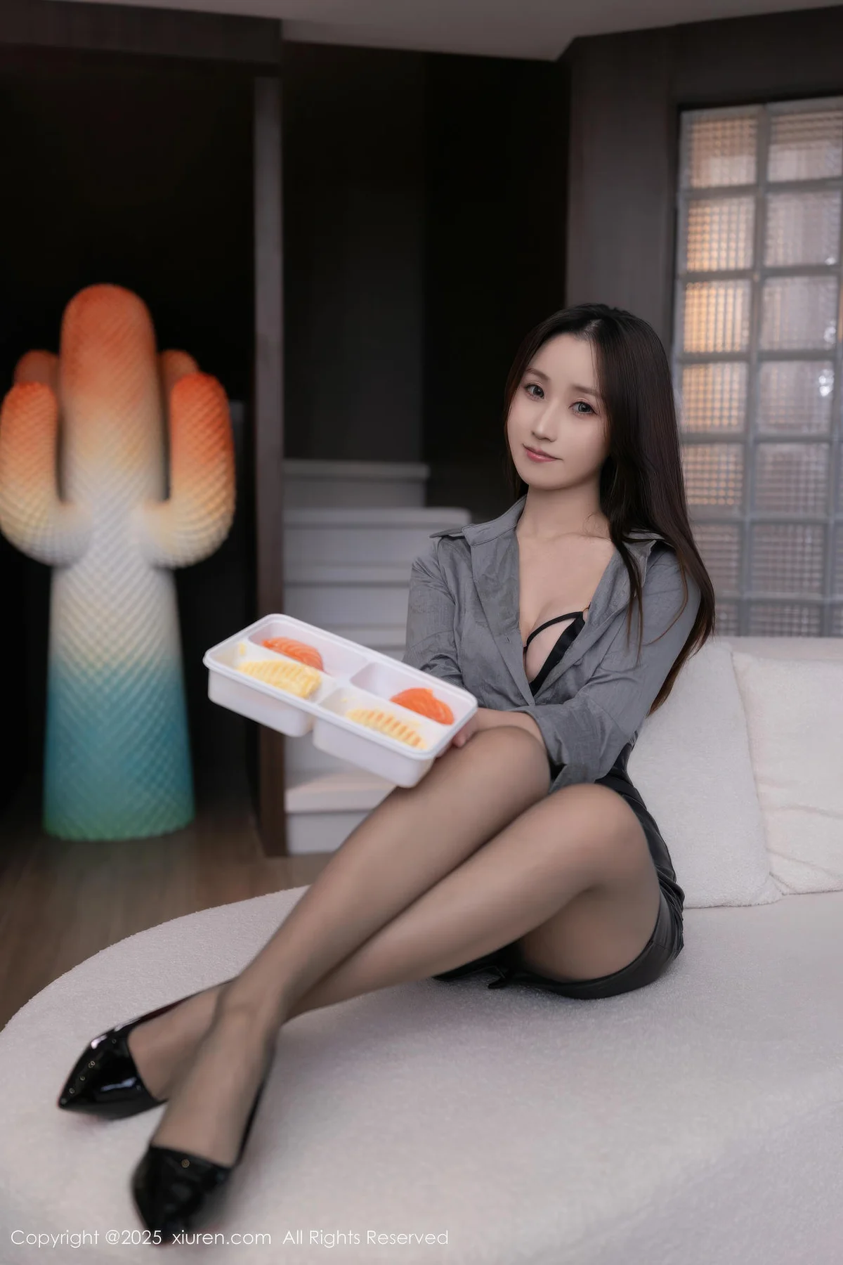 XiuRen 秀人 No.10978 杏子Yada 灰色衬衫魅惑黑丝 - 18